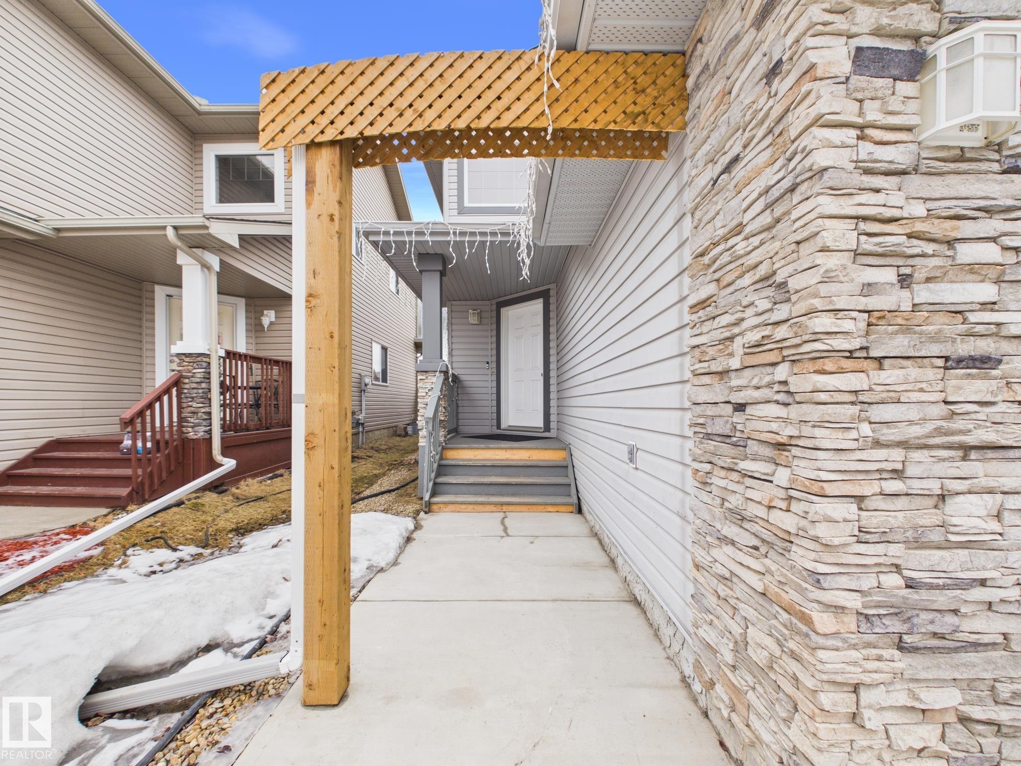 9073 Scott Crescent NW, South Terwillegar, Edmonton