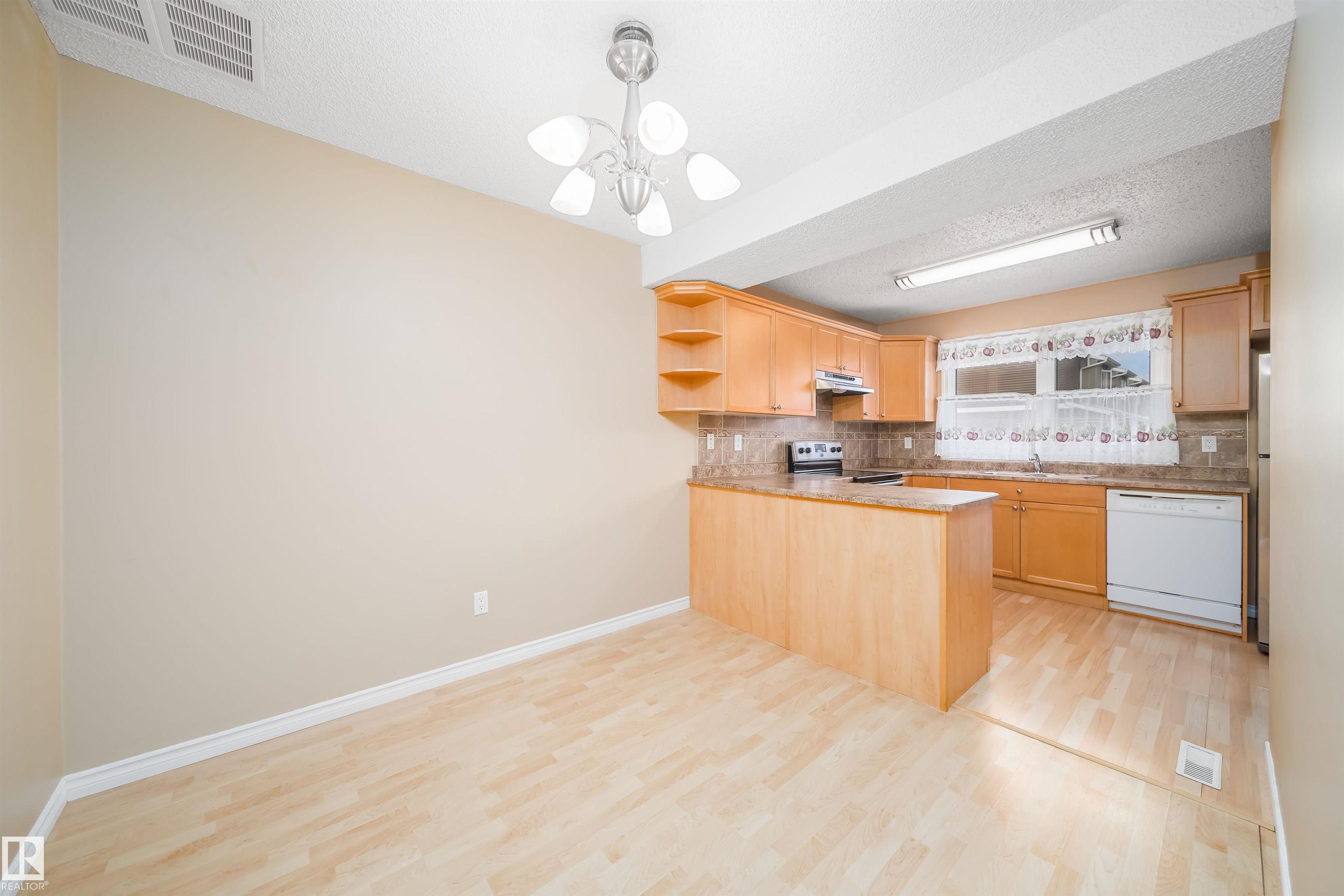 Photo 11 at 18 - 3115 119 Street NW, Sweet Grass, Edmonton