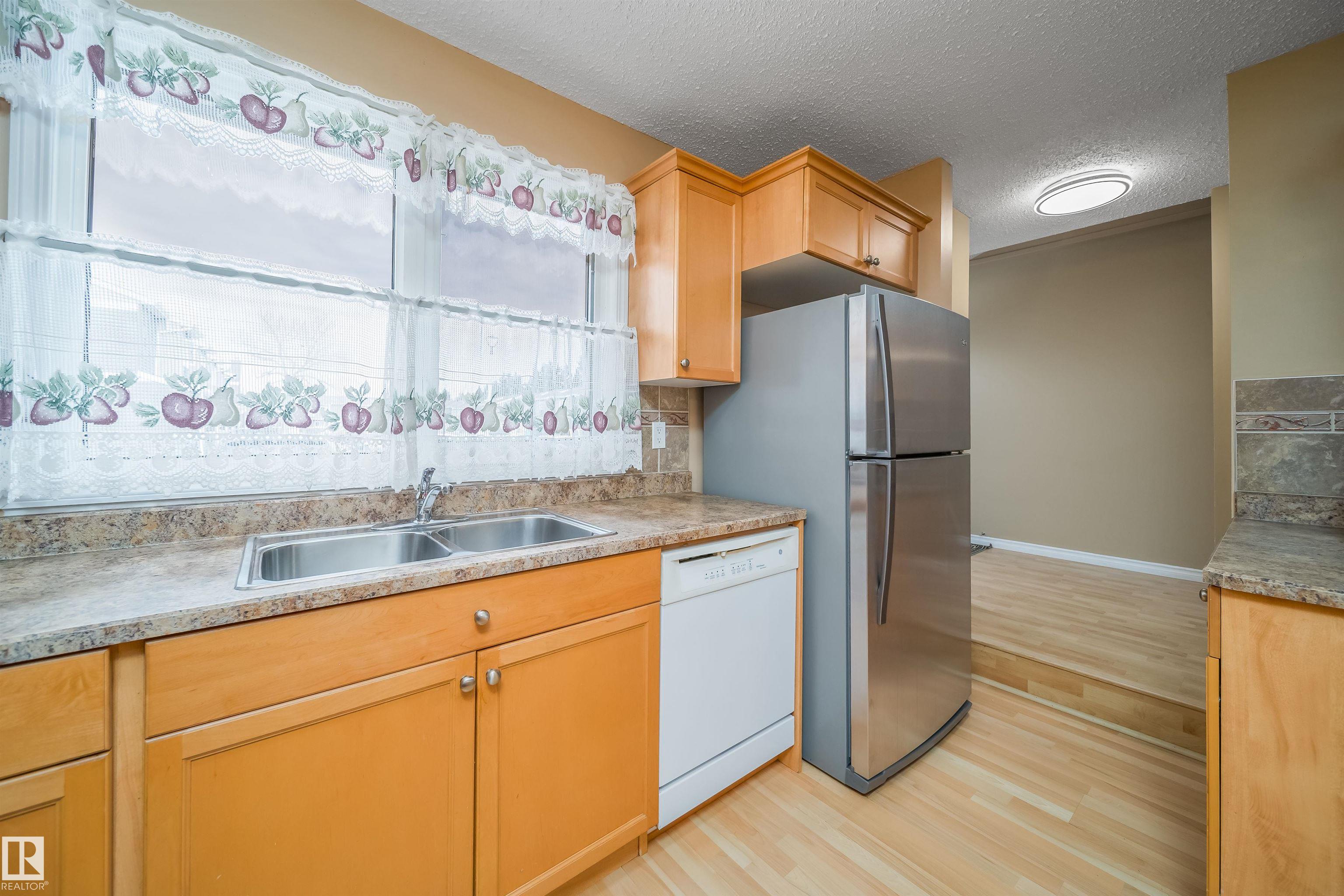 Photo 8 at 18 - 3115 119 Street NW, Sweet Grass, Edmonton