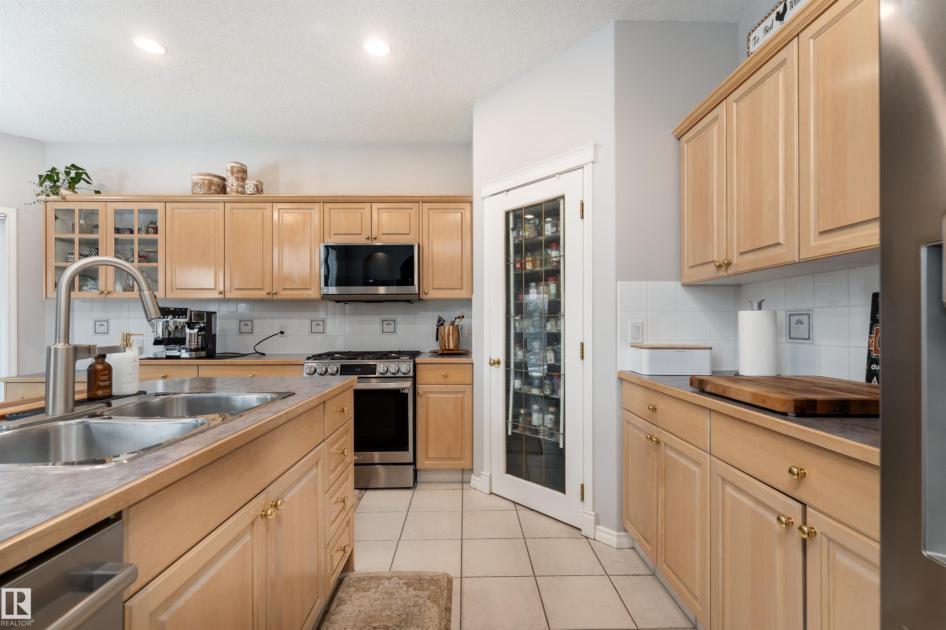 Photo 20 at 2 Olmstead Court, Oakmont, St. Albert