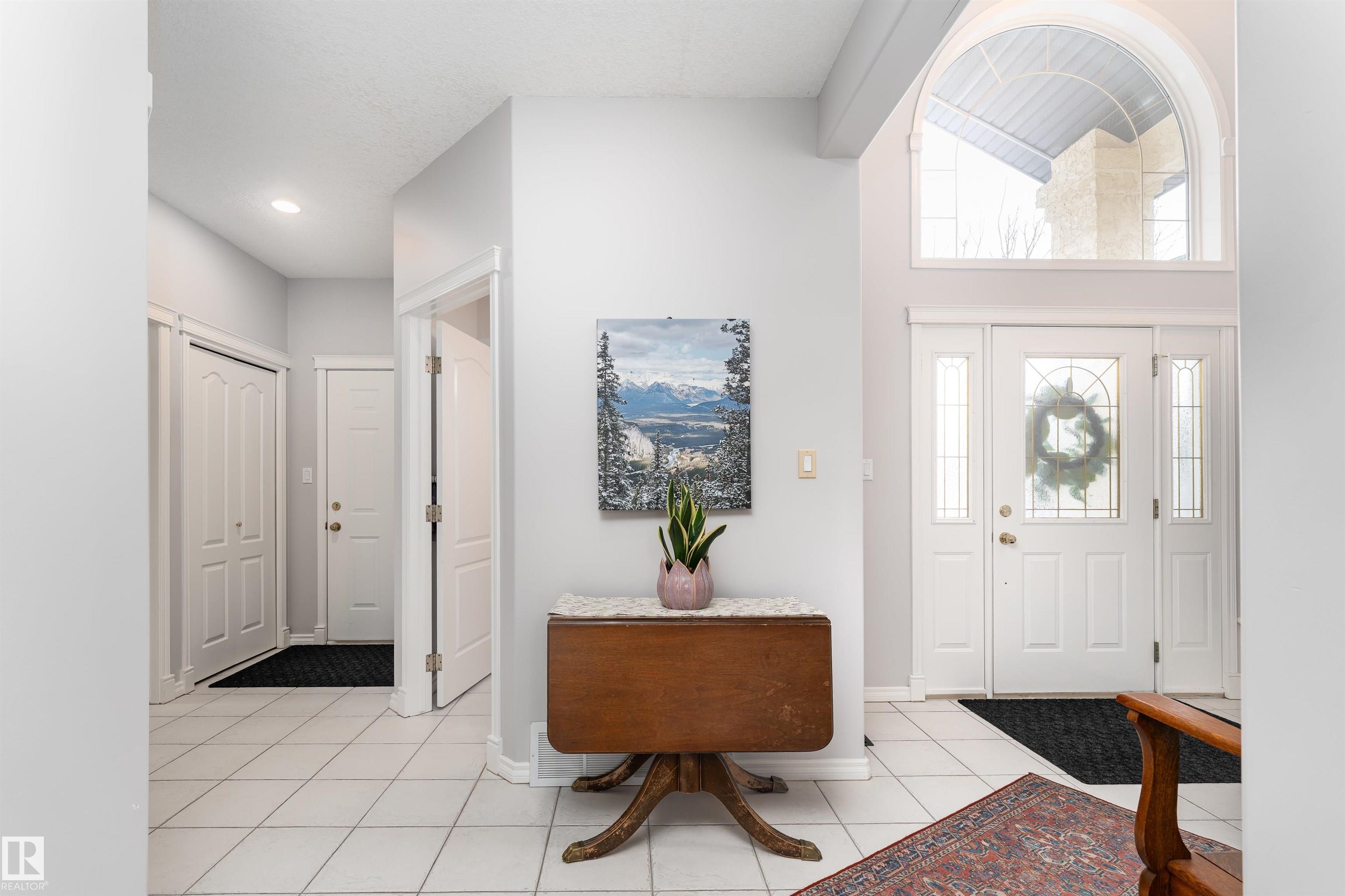 2 Olmstead Court, Oakmont, St. Albert