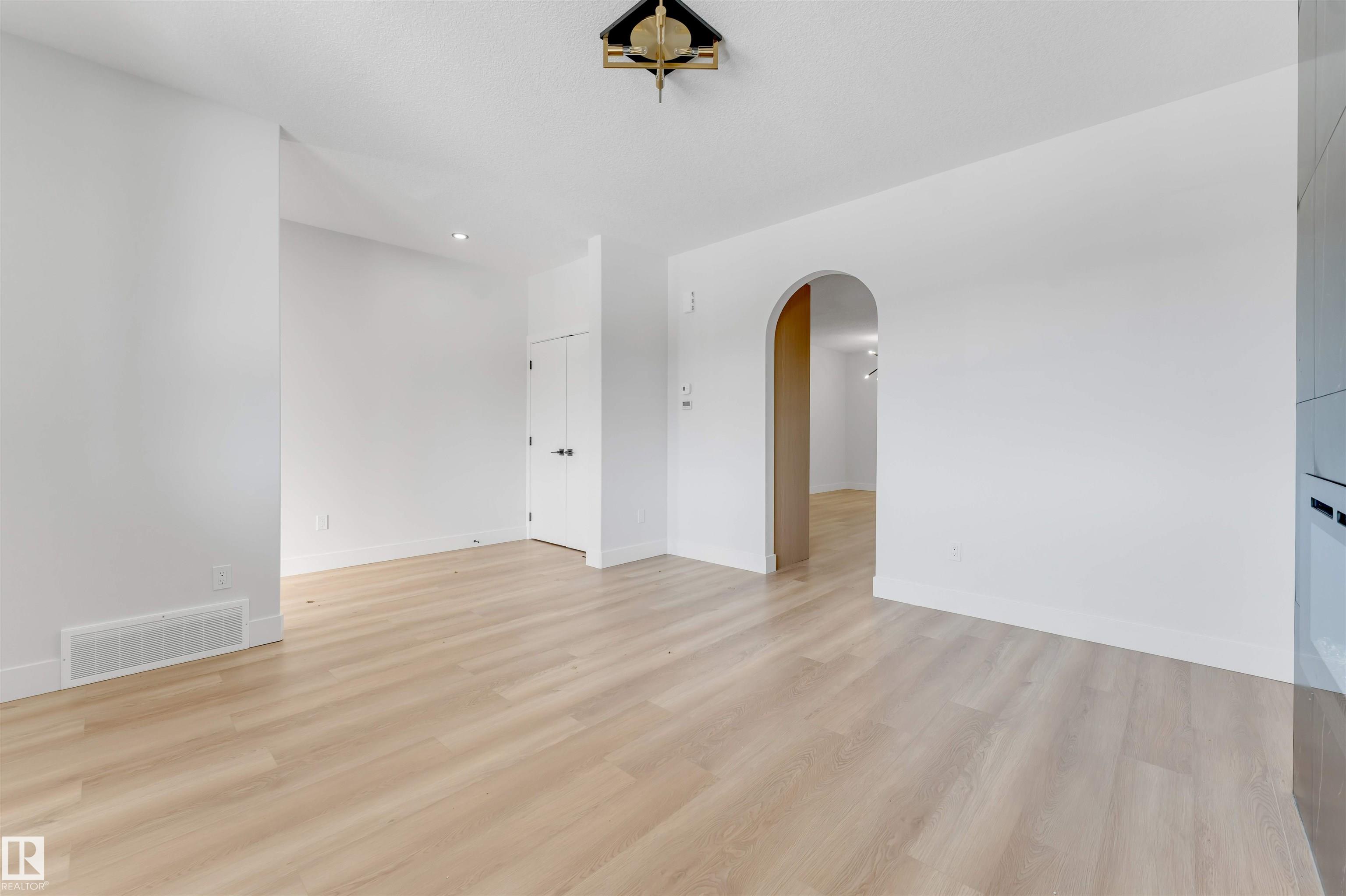 Photo 14 at 22932 80 Avenue NW, Rosenthal, Edmonton