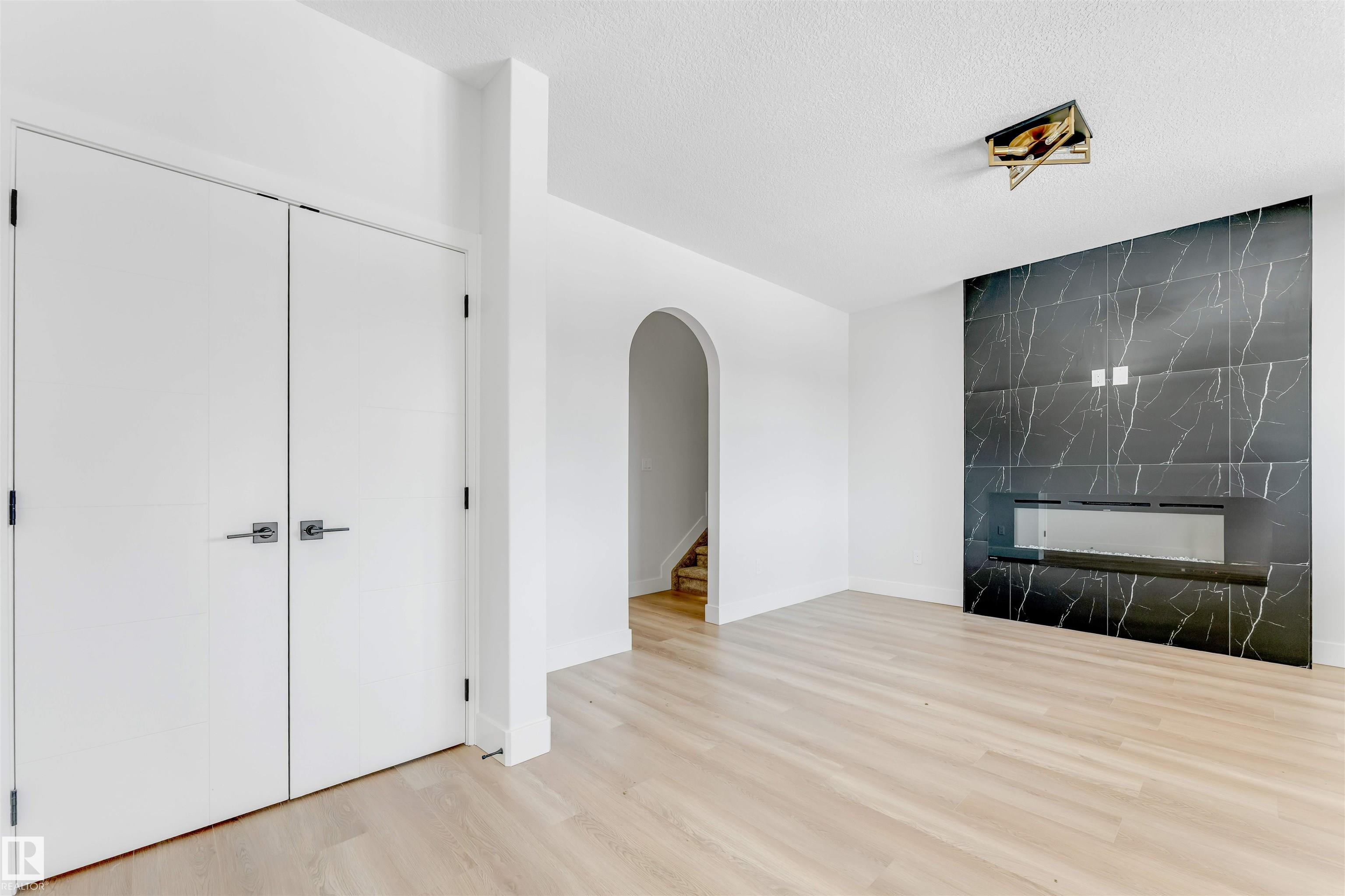 Photo 7 at 22932 80 Avenue NW, Rosenthal, Edmonton