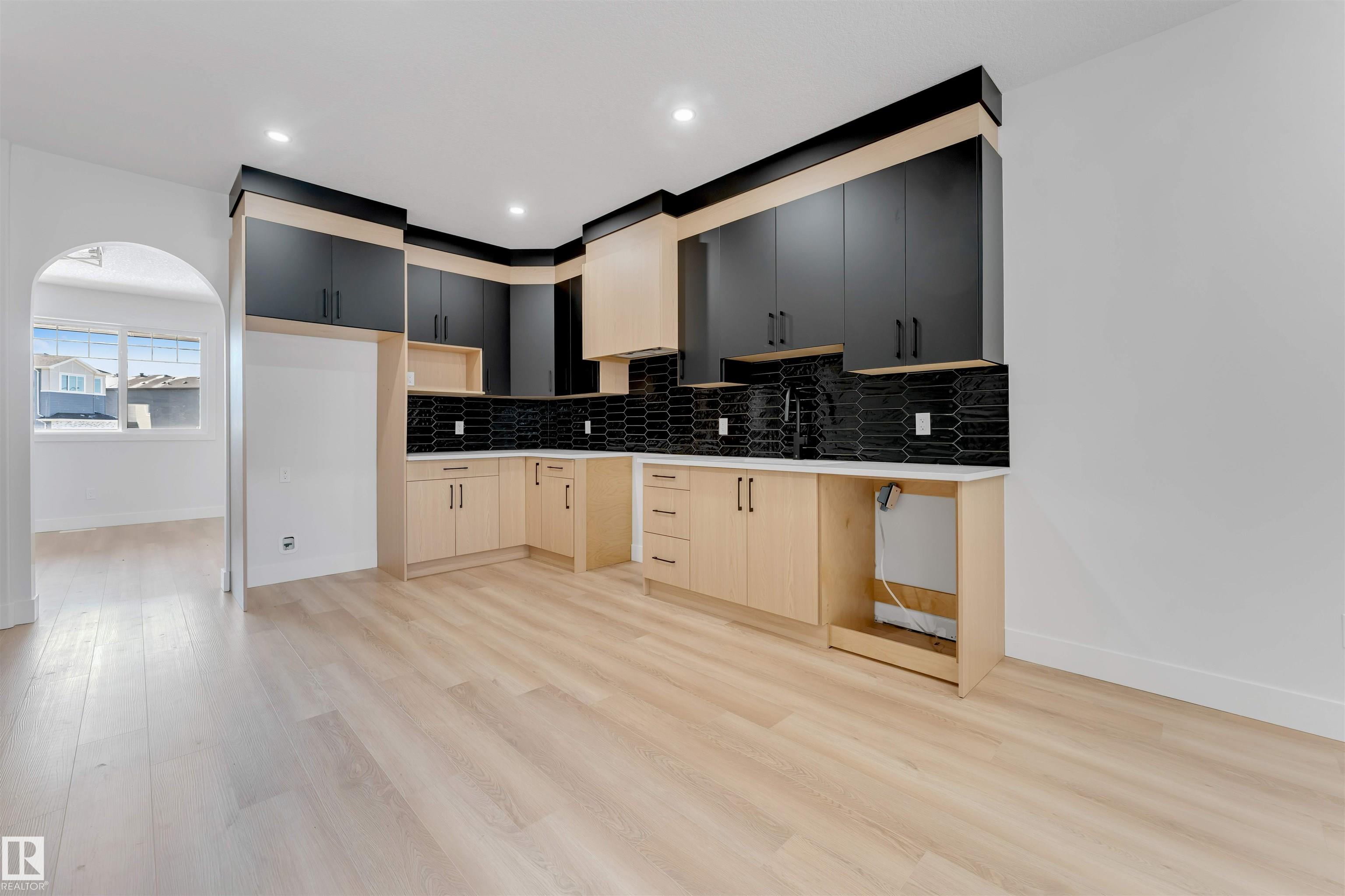 Photo 8 at 22932 80 Avenue NW, Rosenthal, Edmonton