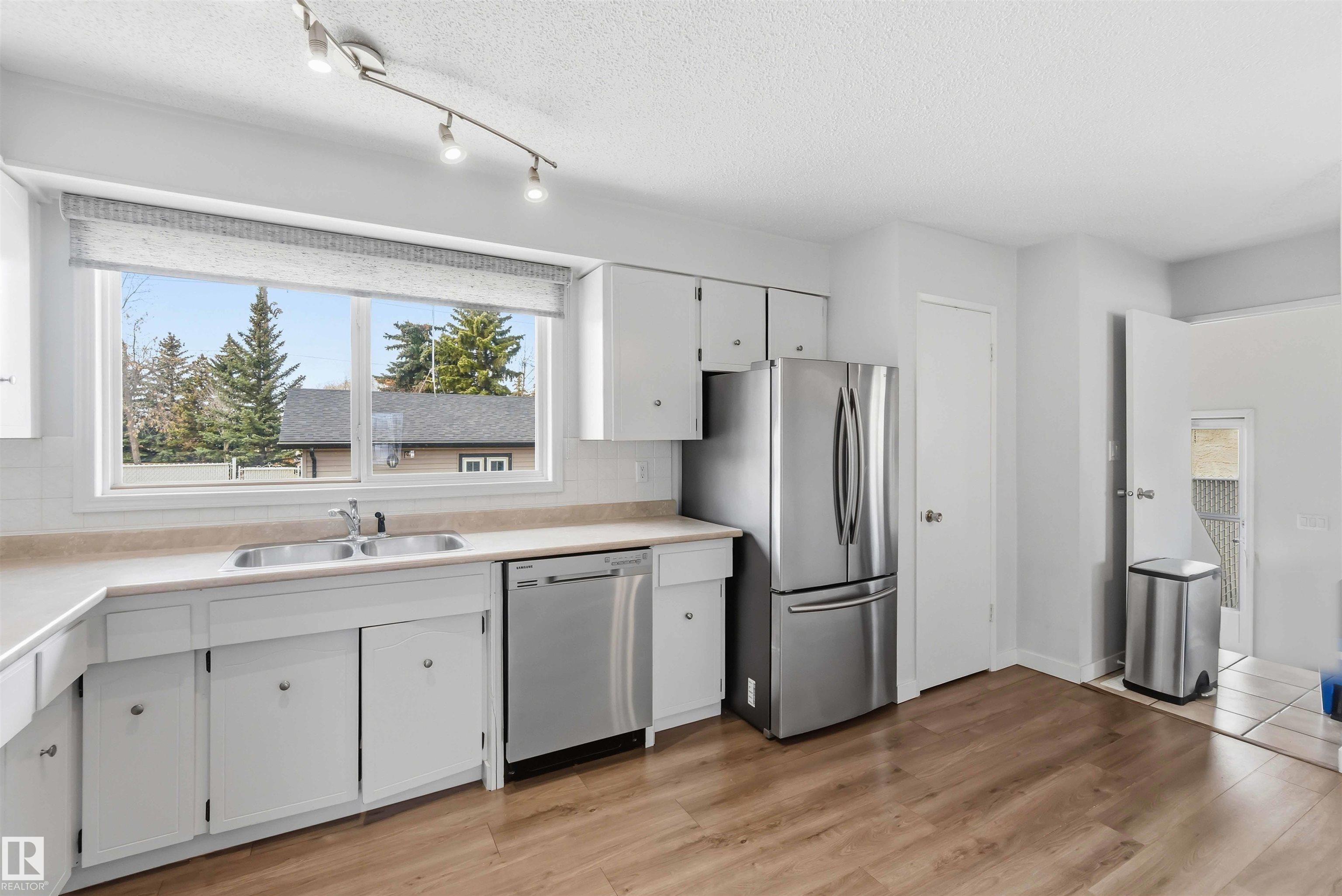 Photo 8 at 17 Windsor Street, Woodhaven, Spruce Grove