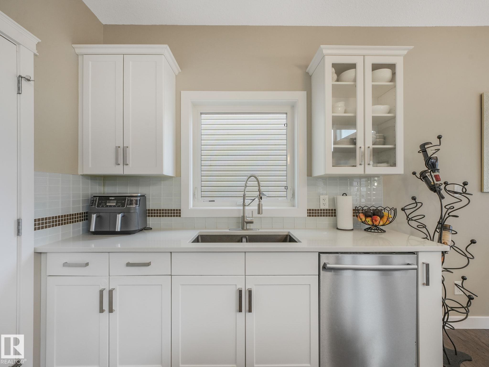 Photo 18 at 15835 10 Avenue SW, Glenridding Heights, Edmonton