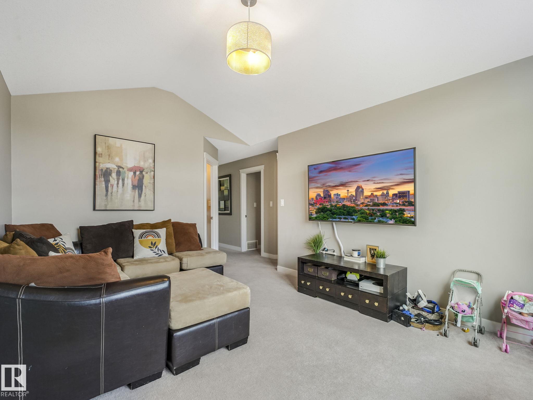 Photo 27 at 15835 10 Avenue SW, Glenridding Heights, Edmonton