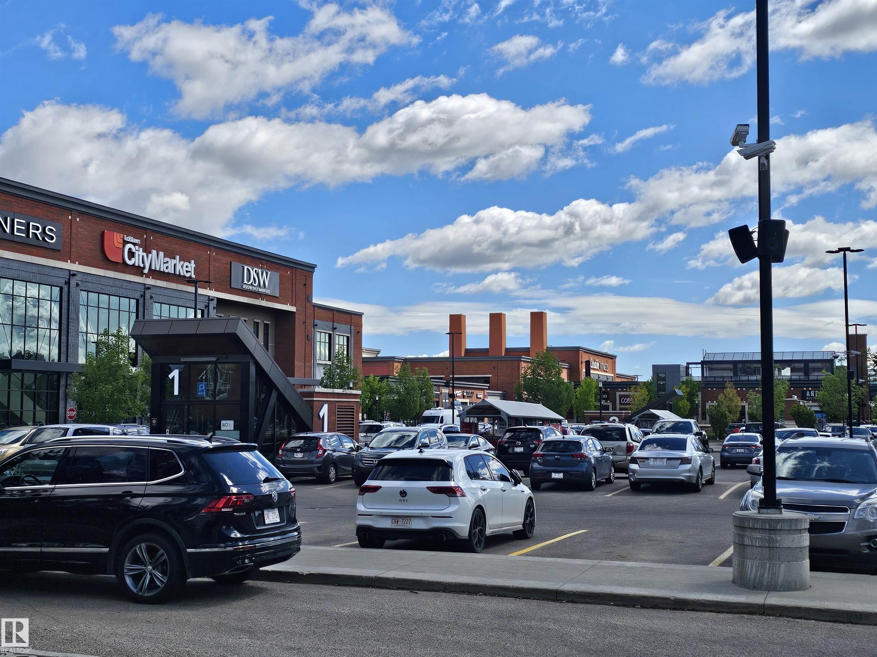 Photo 14 at 8 - 10616 123 Street NW, Westmount, Edmonton