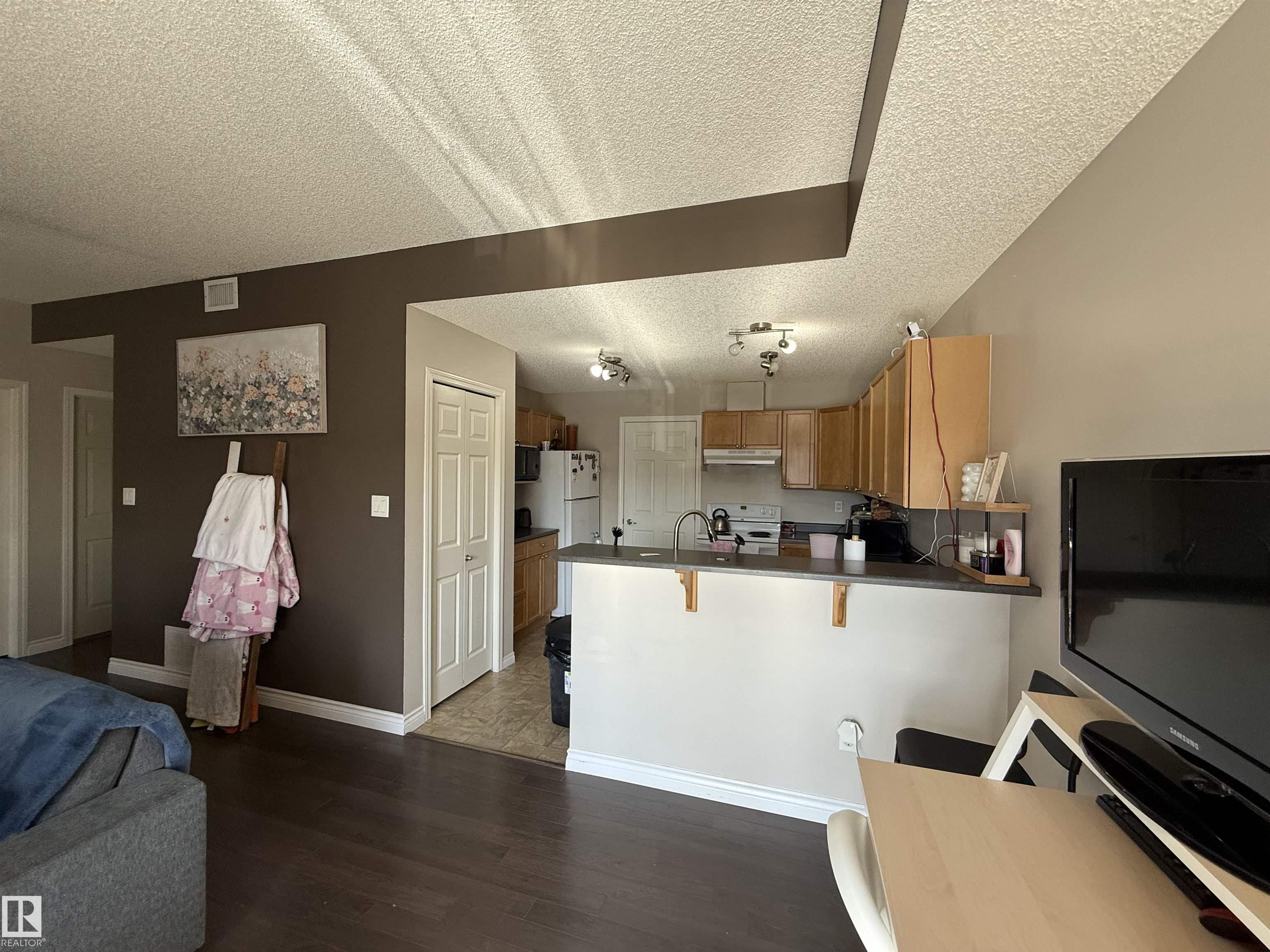 Photo 15 at 407 - 164 Bridgeport Boulevard, Bridgeport, Leduc