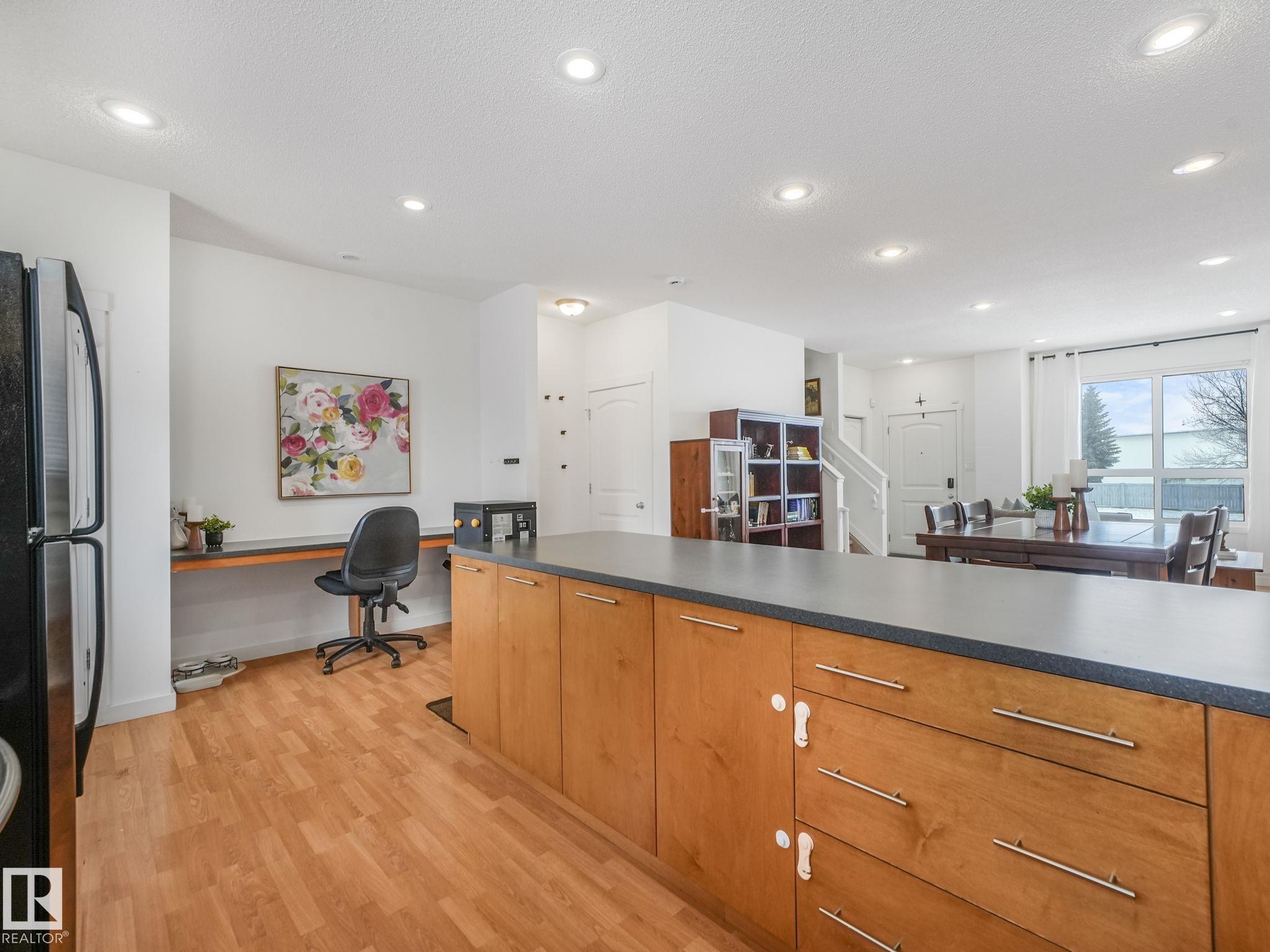 Photo 11 at 16915 82 Street NW, Schonsee, Edmonton