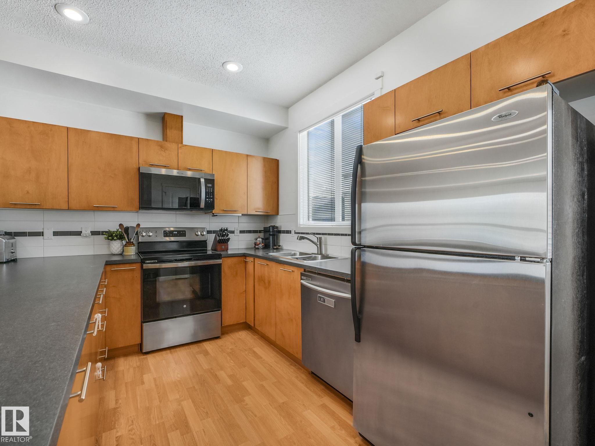 Photo 9 at 16915 82 Street NW, Schonsee, Edmonton
