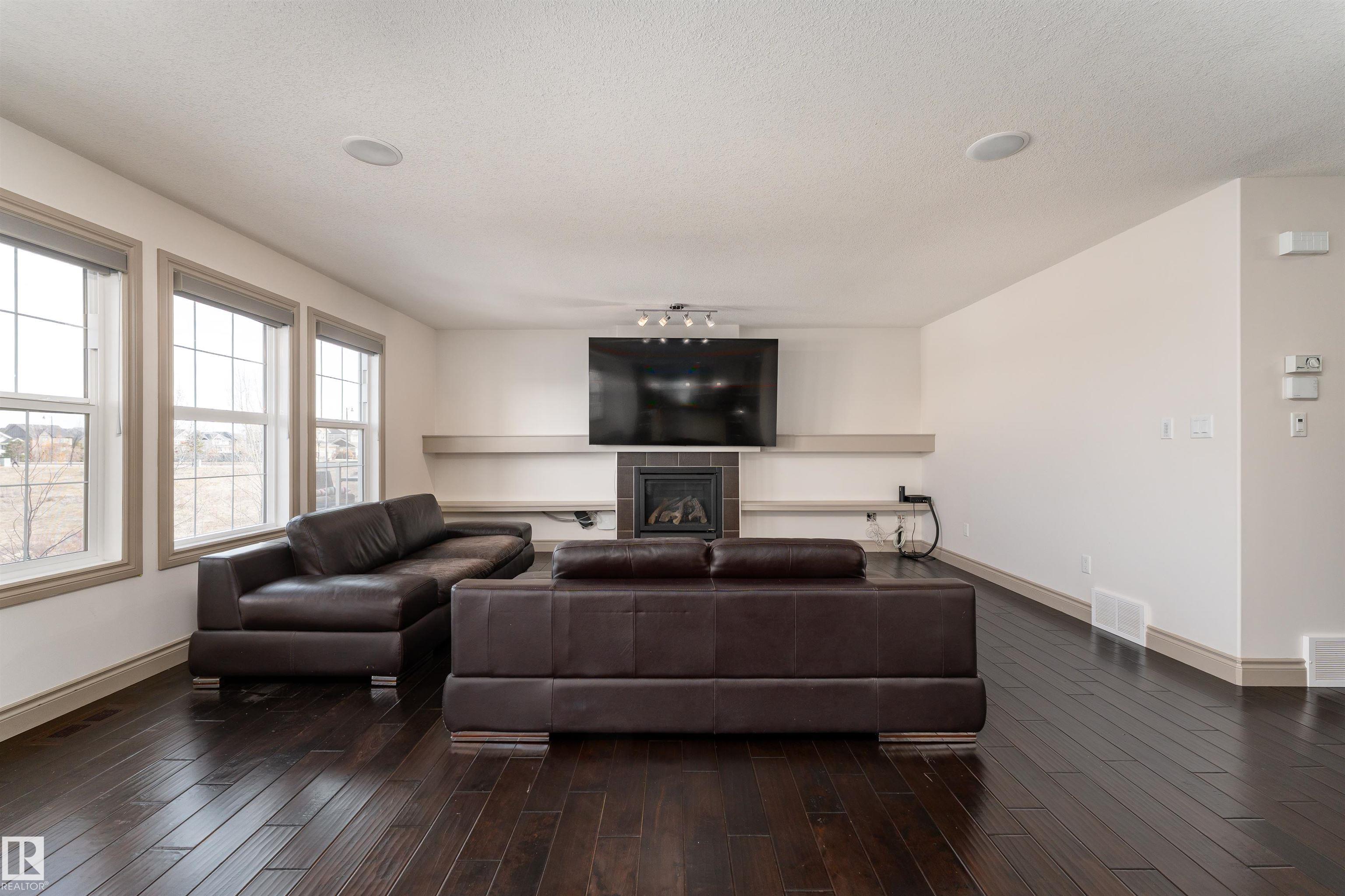 Photo 12 at 5414 Bonaventure Avenue NW, Griesbach, Edmonton