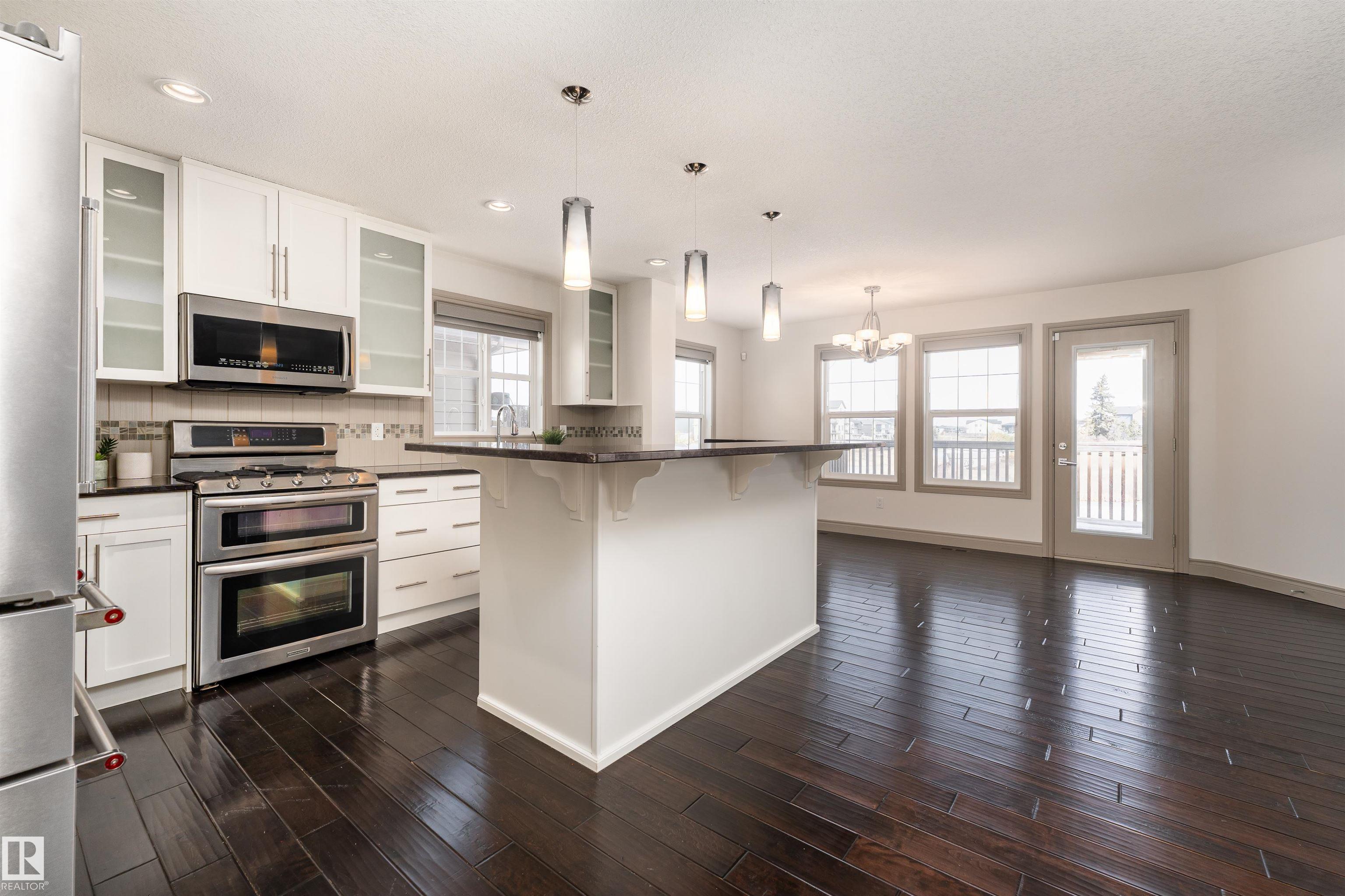 Photo 10 at 5414 Bonaventure Avenue NW, Griesbach, Edmonton