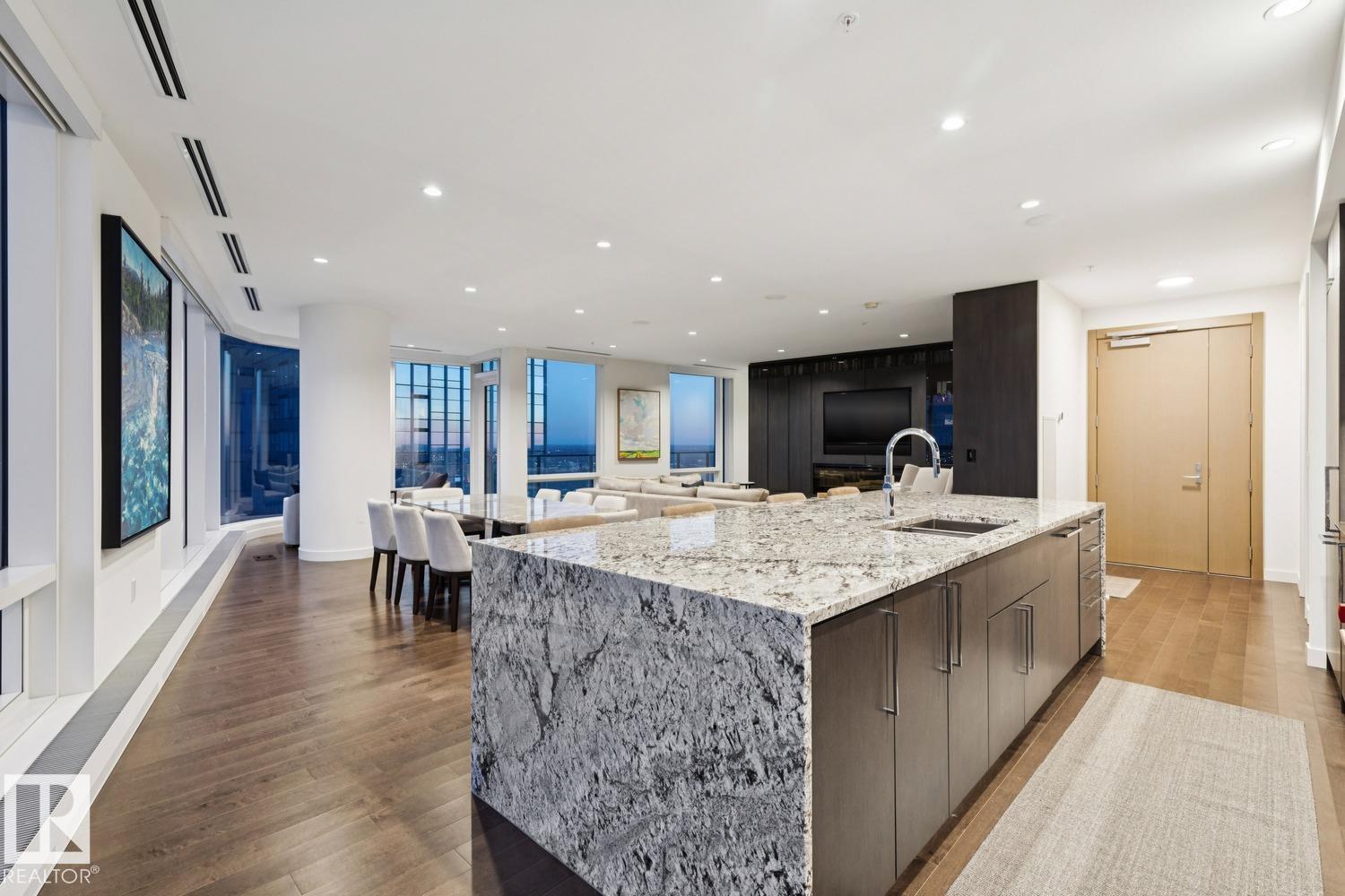 https://zimg.paragon.ice.com/ParagonImages/Property/PM/RAE/225396008/8/0/0/826d957b2b51de14f00af0eba88b035d/1/77dd06be756759e57a0312a6c85a6065/225396008-bcc30525-de8a-4a1b-9494-b1bef2b07f93.JPG
