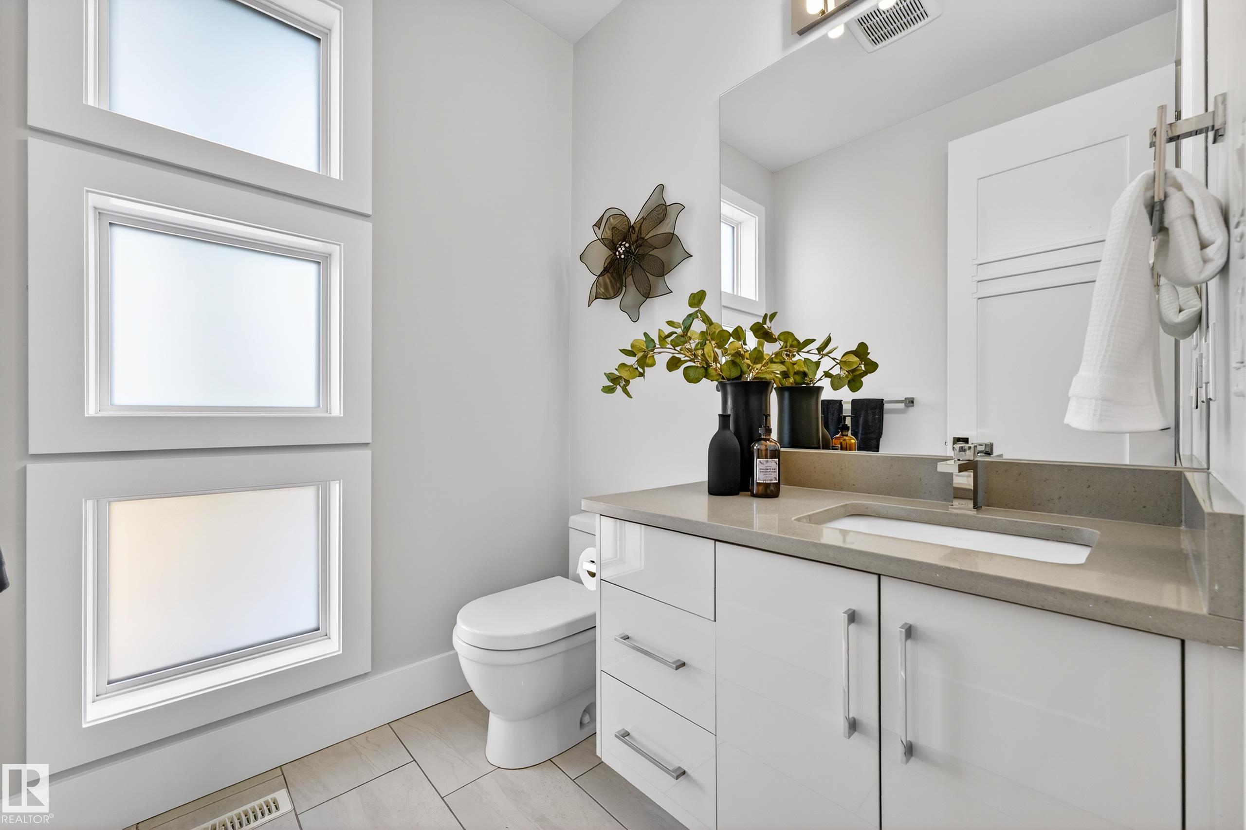 Photo 23 at 14132 97 Avenue NW, Crestwood, Edmonton