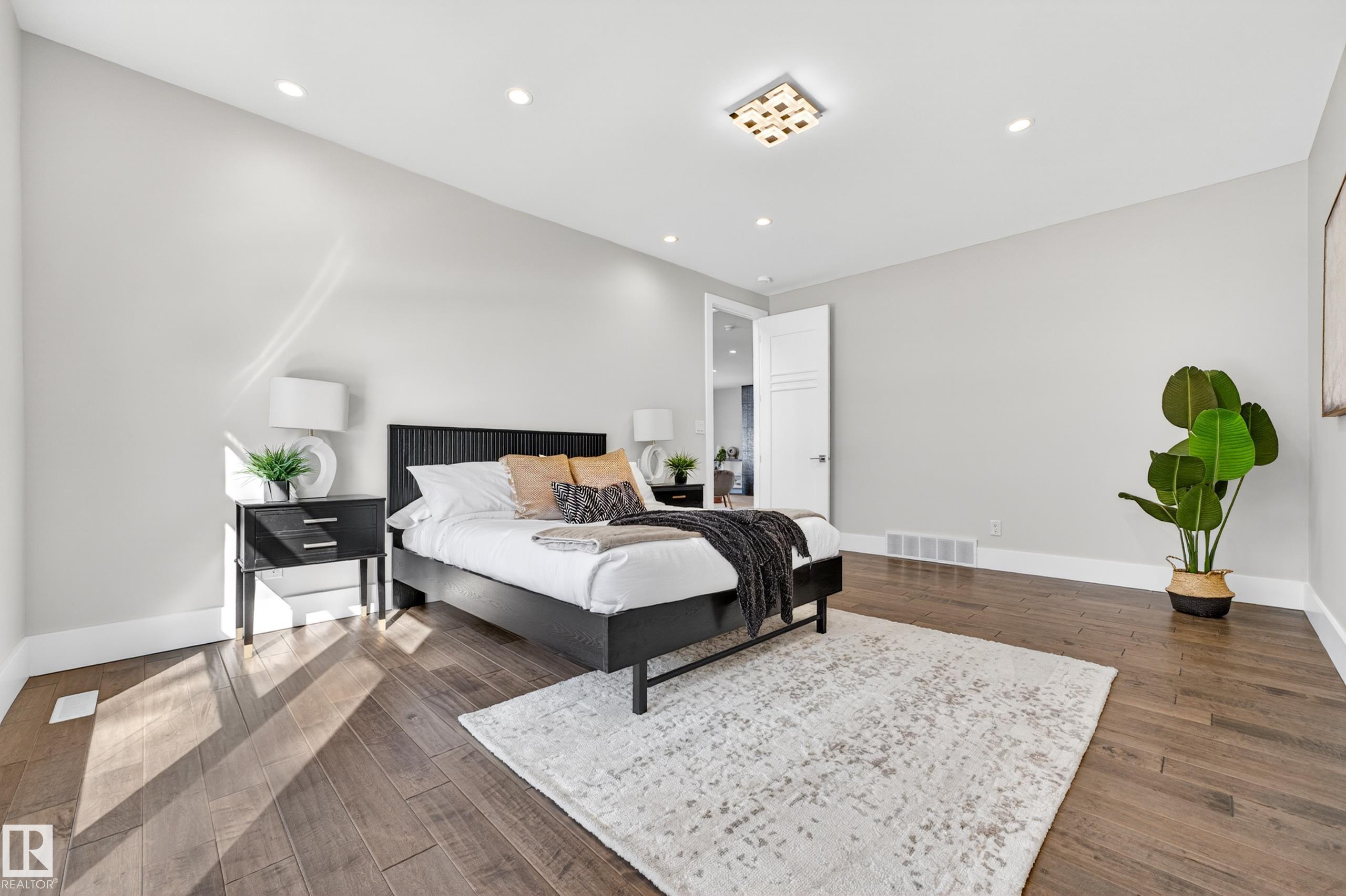 Photo 26 at 14132 97 Avenue NW, Crestwood, Edmonton