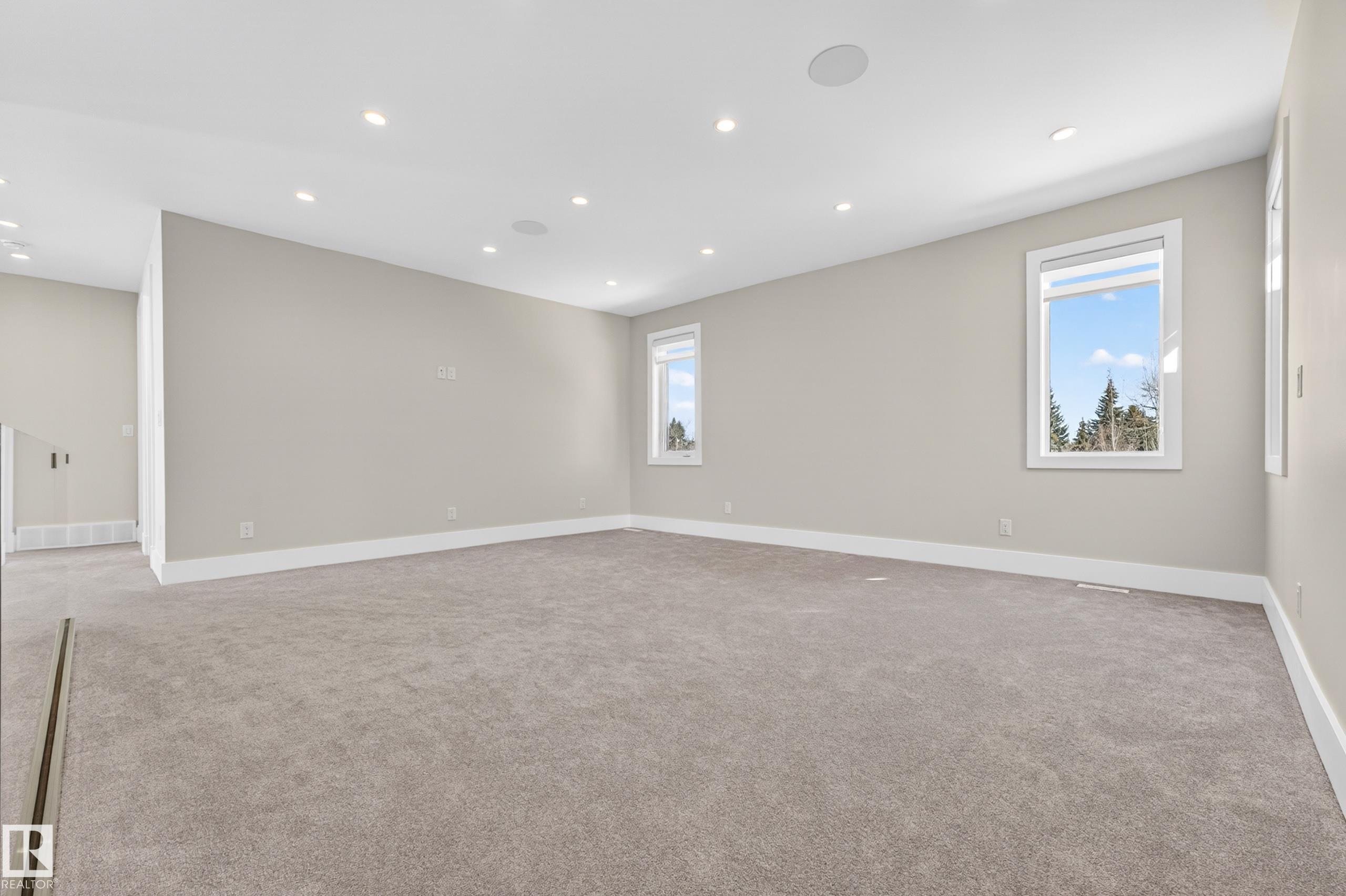 https://zimg.paragon.ice.com/ParagonImages/Property/PM/RAE/225396011/27/0/0/c0e1a84c614179fa8e9da265ea206e27/1/0477250f9673111bf6e0354a56746f8f/225396011-350c93a2-3911-43e4-99da-5ddea5bd7f5a.JPG
