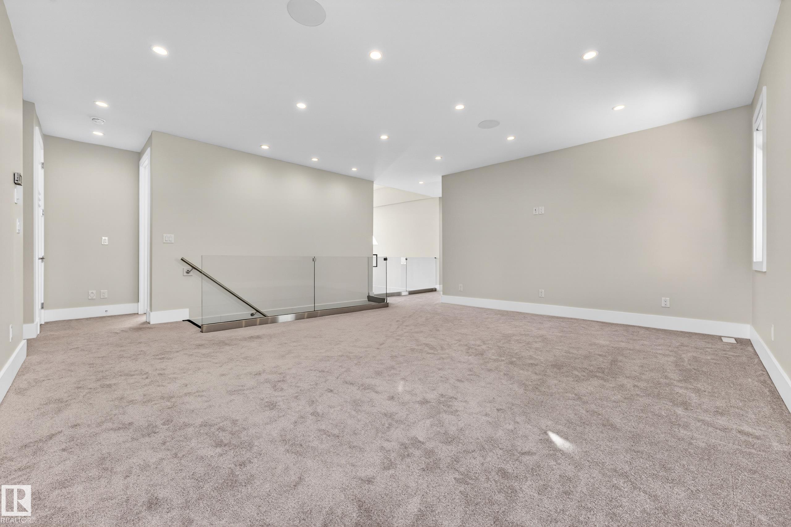 https://zimg.paragon.ice.com/ParagonImages/Property/PM/RAE/225396011/28/0/0/9be7bde2643d608b1d3f45bb06d0fe82/1/0477250f9673111bf6e0354a56746f8f/225396011-3ce63516-e05e-44e9-a3b2-5cad9db8b76b.JPG
