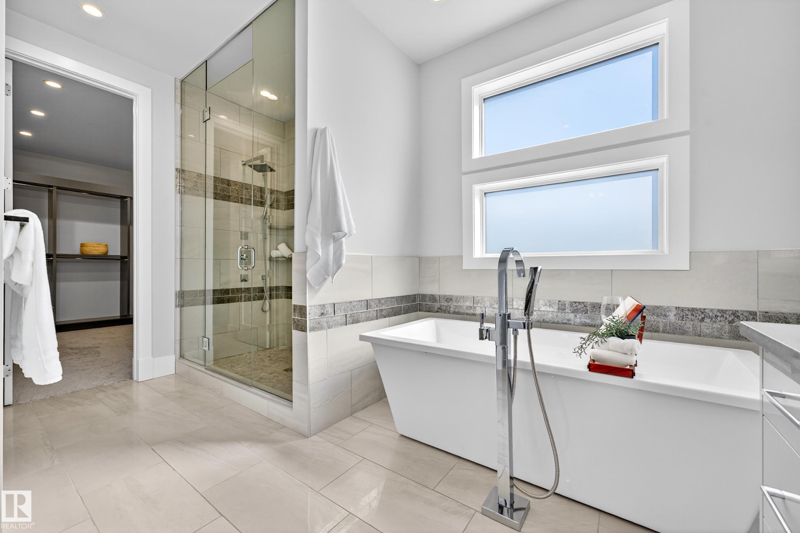https://zimg.paragon.ice.com/ParagonImages/Property/PM/RAE/225396011/34/0/0/a982b9ec5a35e90bfb93873dfa6933aa/1/0477250f9673111bf6e0354a56746f8f/225396011-f0711ce5-1009-49d2-94ef-f4bb60118929.JPG