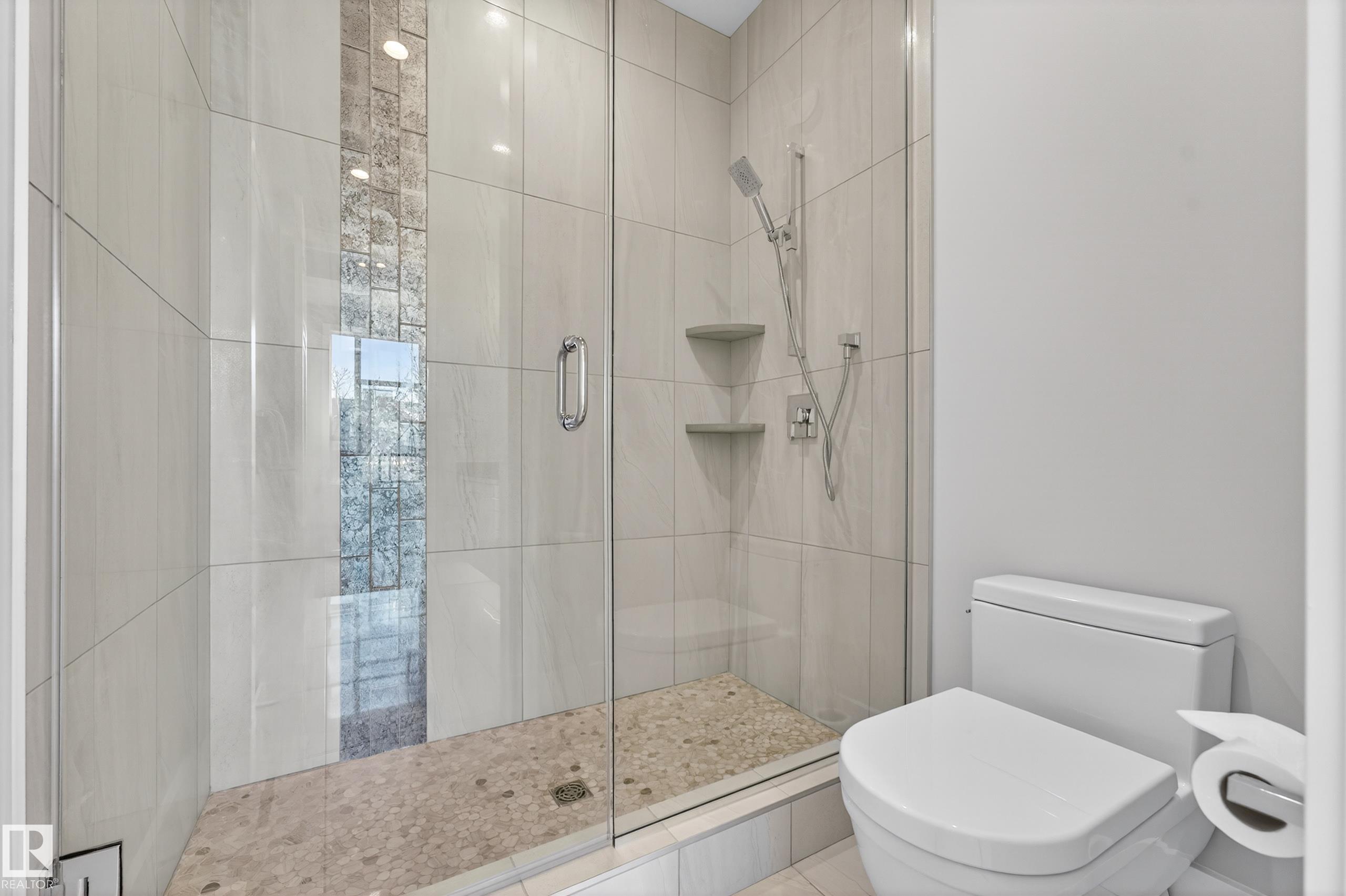 https://zimg.paragon.ice.com/ParagonImages/Property/PM/RAE/225396011/40/0/0/c9b6f124fbb502f2bf03c123cfd31917/1/0477250f9673111bf6e0354a56746f8f/225396011-19ba8030-d13a-434c-9a42-3f0c76505a06.JPG