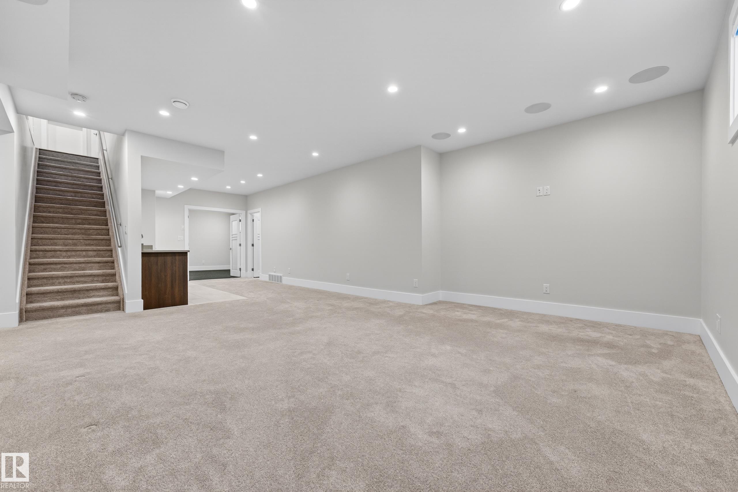 https://zimg.paragon.ice.com/ParagonImages/Property/PM/RAE/225396011/46/0/0/5f181d2350c961de0f0a15f329cc5565/1/0477250f9673111bf6e0354a56746f8f/225396011-42274a6d-3d5d-43b8-b7b7-2eb20f4e8373.JPG