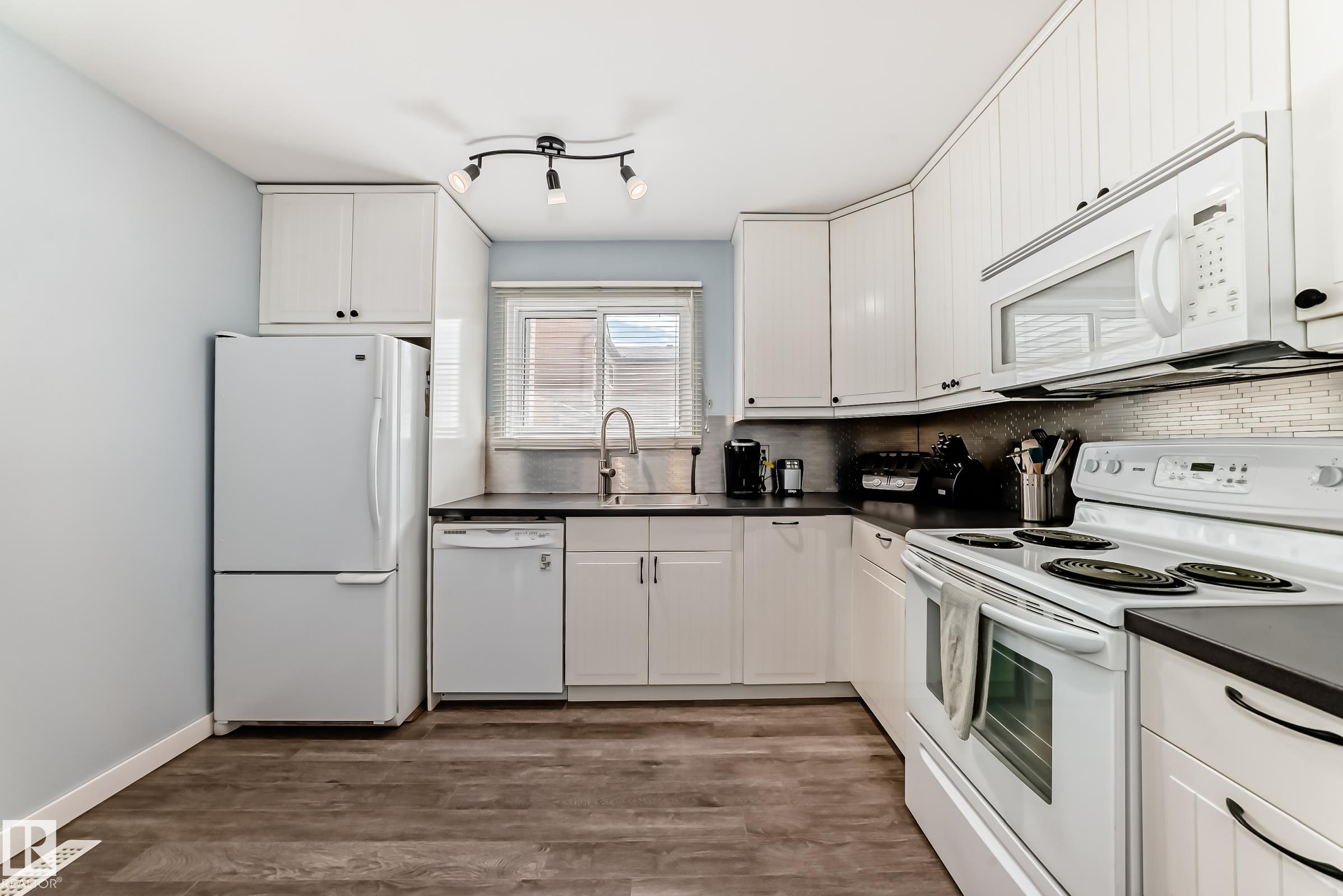 Photo 12 at 8113 27 Avenue NW, Meyonohk, Edmonton