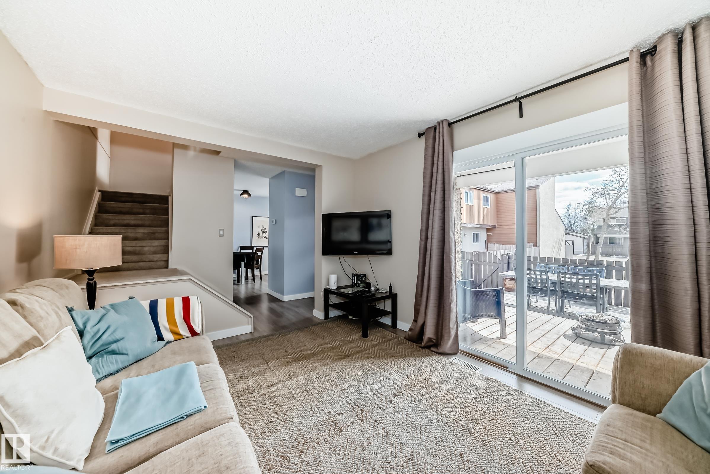 Photo 9 at 8113 27 Avenue NW, Meyonohk, Edmonton