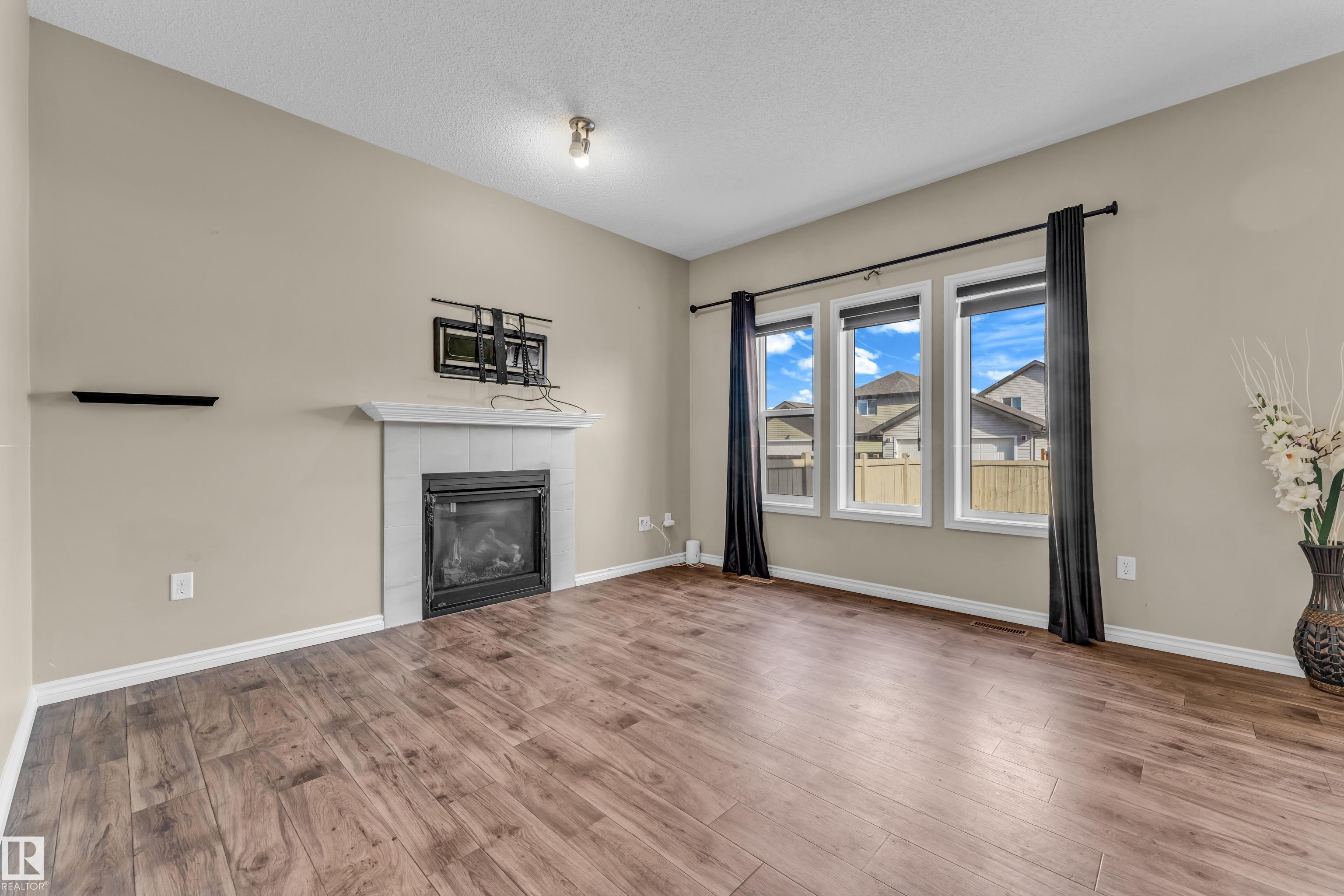 Photo 13 at 2526 19a Avenue NW, Laurel, Edmonton
