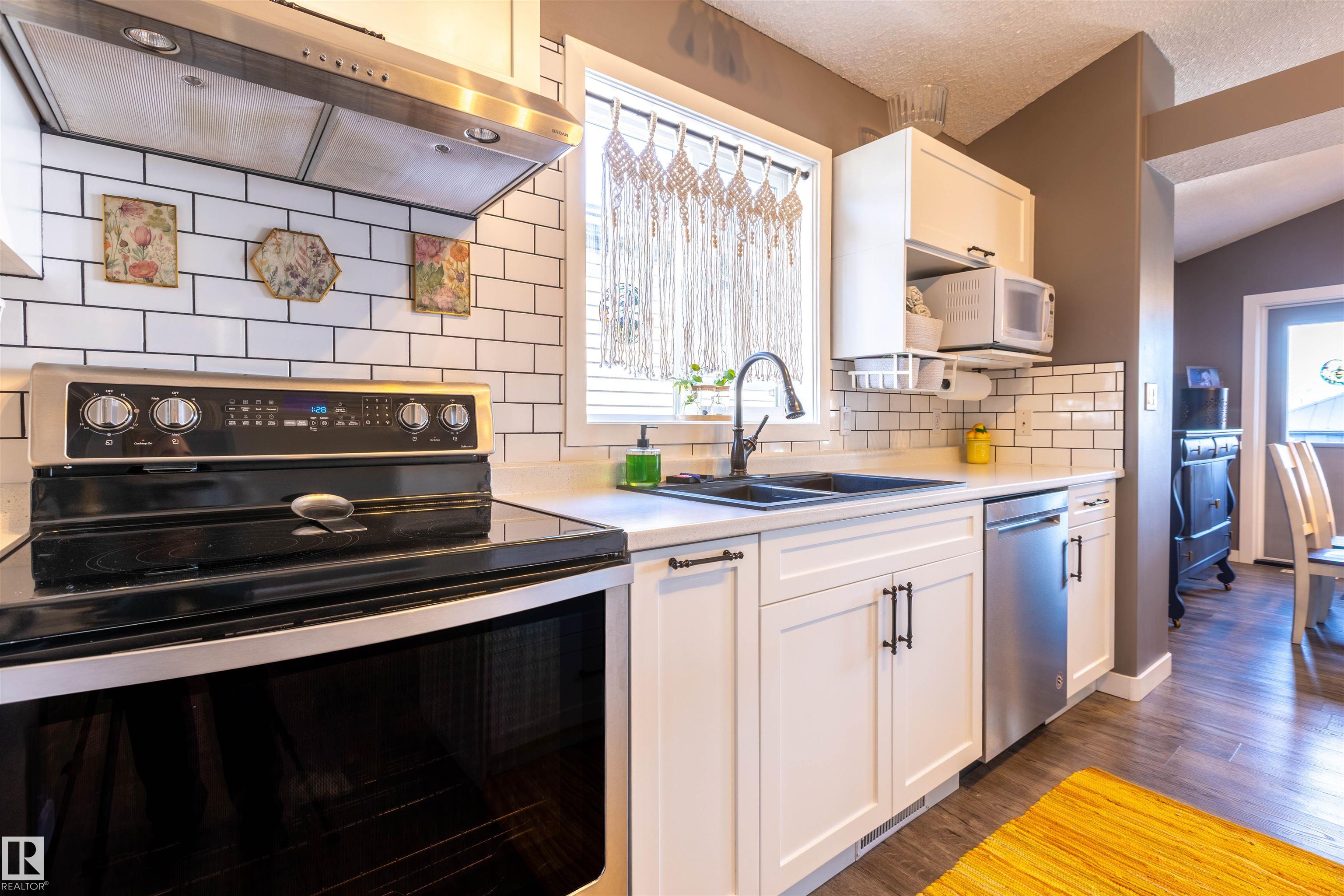 Photo 8 at 9719 87 Street, Morinville