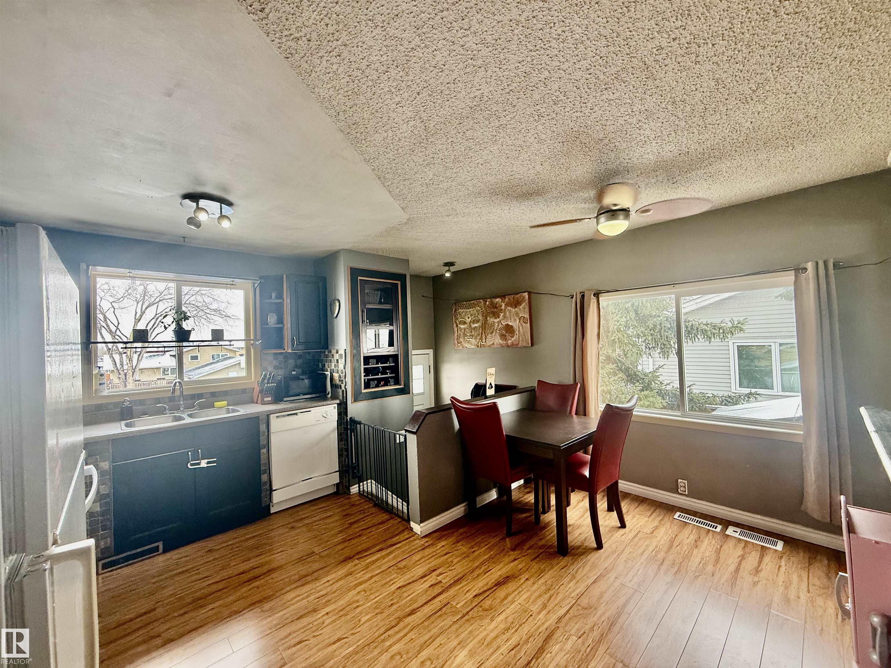 3520 17b Avenue NW, Daly Grove, Edmonton