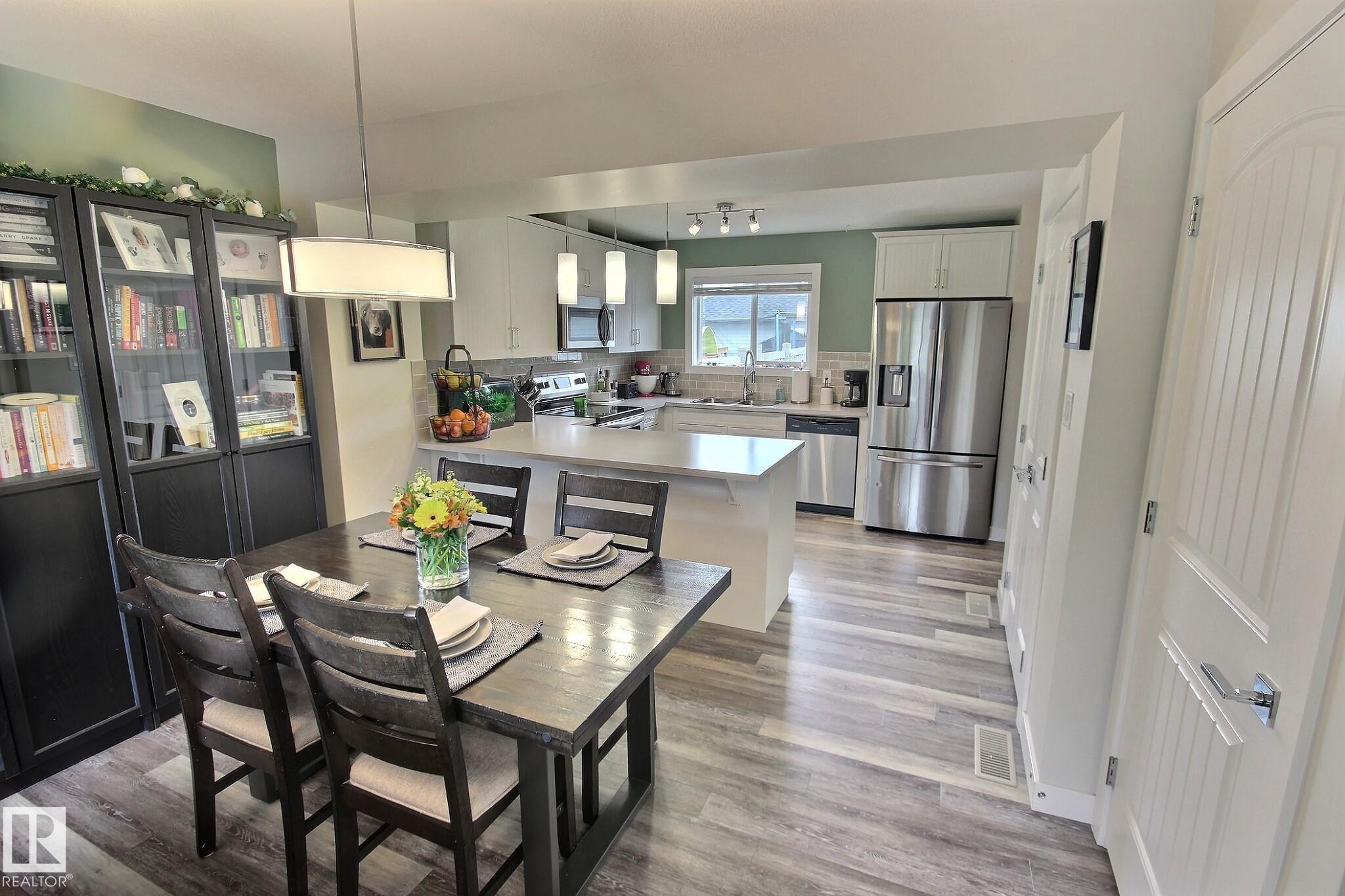 Photo 9 at 565 Chappelle Drive SW, Chappelle Area, Edmonton