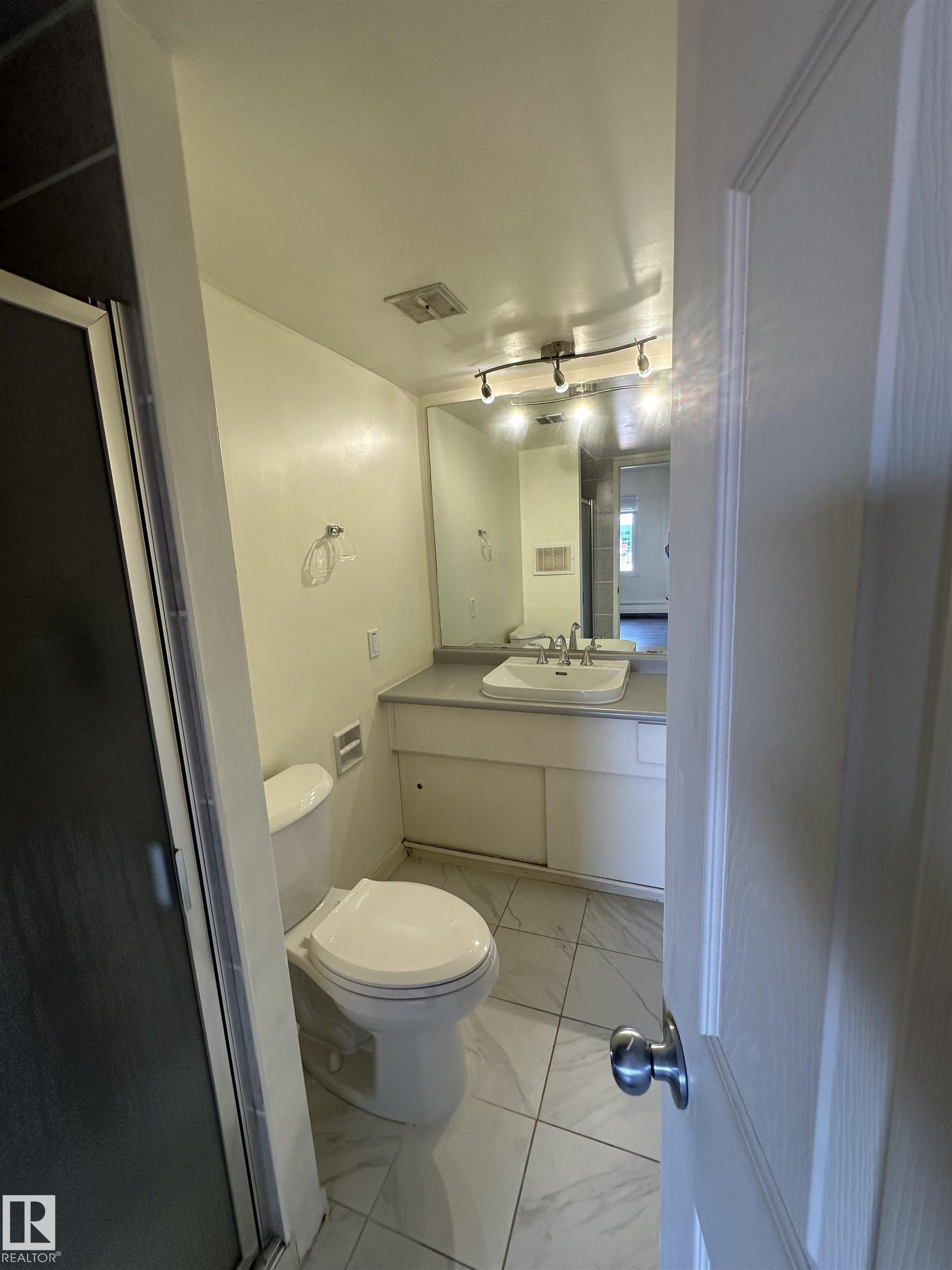 https://zimg.paragon.ice.com/ParagonImages/Property/PM/RAE/225396056/20/0/0/deab9bda100eb164b4f0e228f2ec75ee/1/19894adb5d5ca91957a6150a57967185/225396056-630783EB-8139-4227-B806-1C9BD43FD34D.JPG