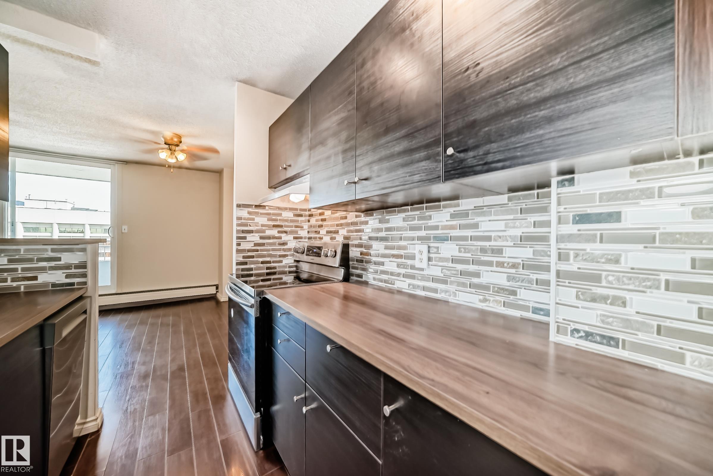 Photo 9 at 1601 - 9909 110 Street NW, Wîhkwêntôwin, Edmonton