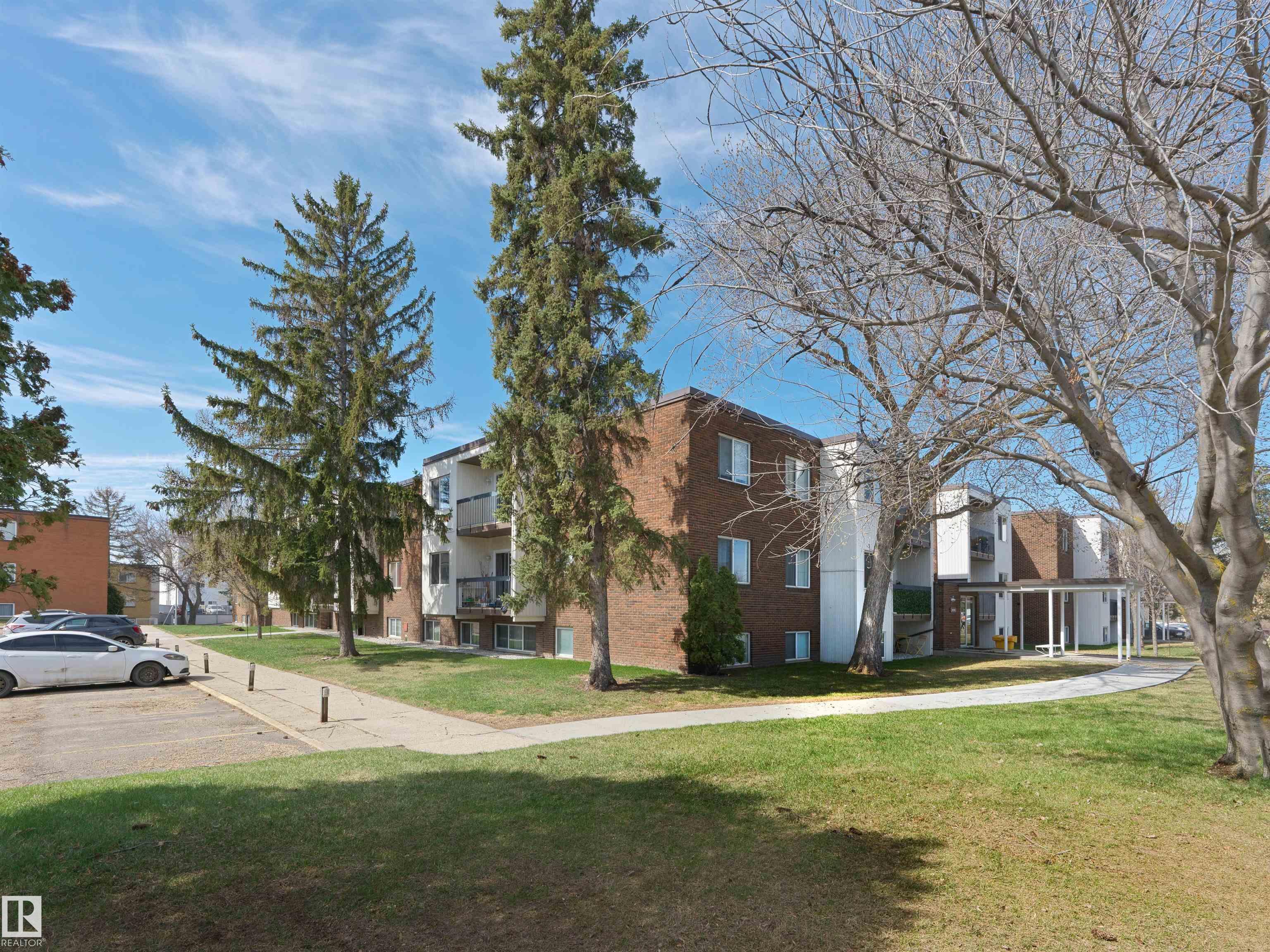 https://zimg.paragon.ice.com/ParagonImages/Property/PM/RAE/225396062/24/0/0/015cb5b5472085dcd91bc4d0b9db6834/1/d8e90f6af7977f94ffaa7eb7986b5f5d/225396062-9f8c41a0-0c51-4c0c-add2-6dae9428054f.JPG
