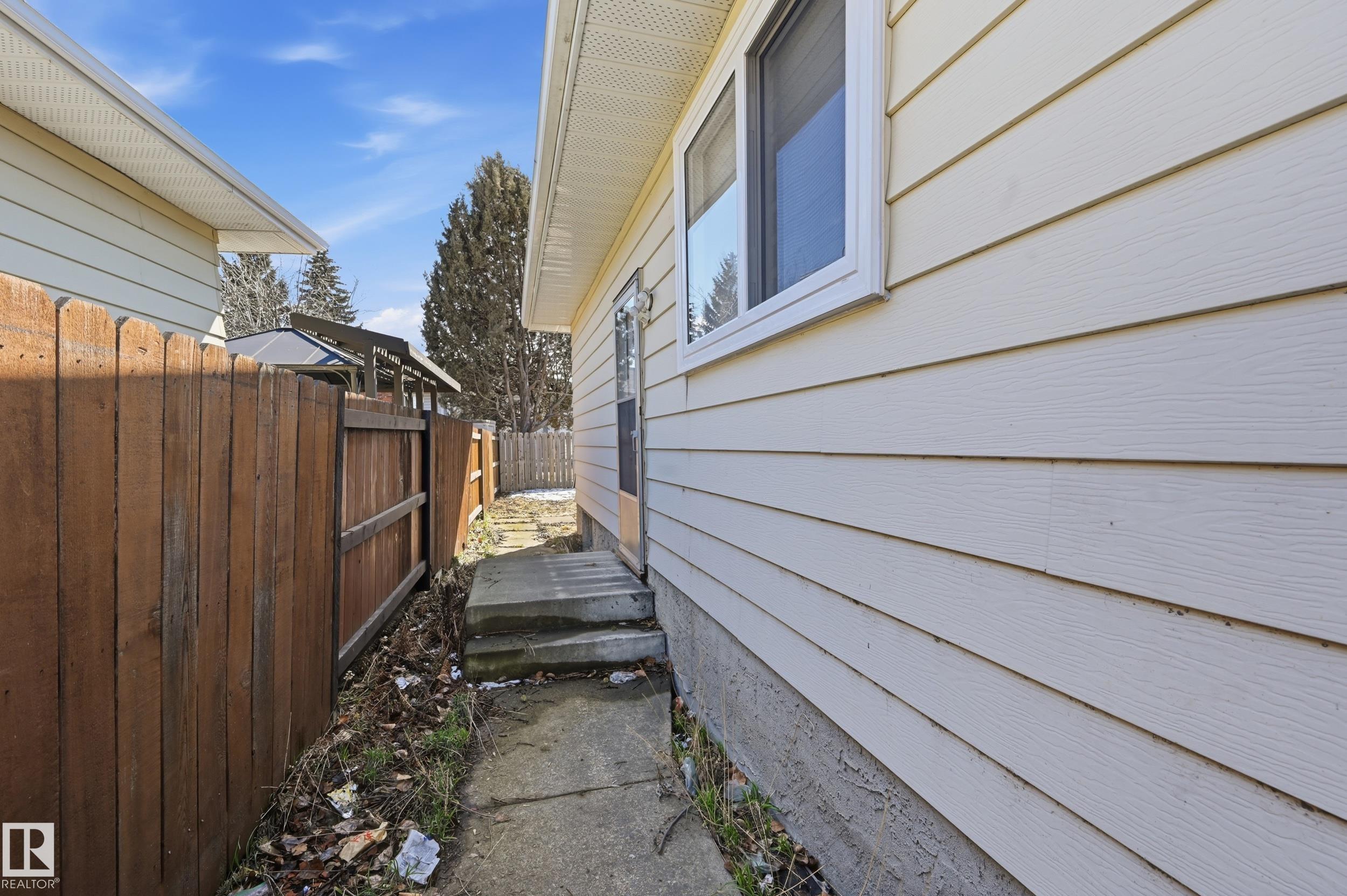 6907 19 Avenue NW, Ekota, Edmonton