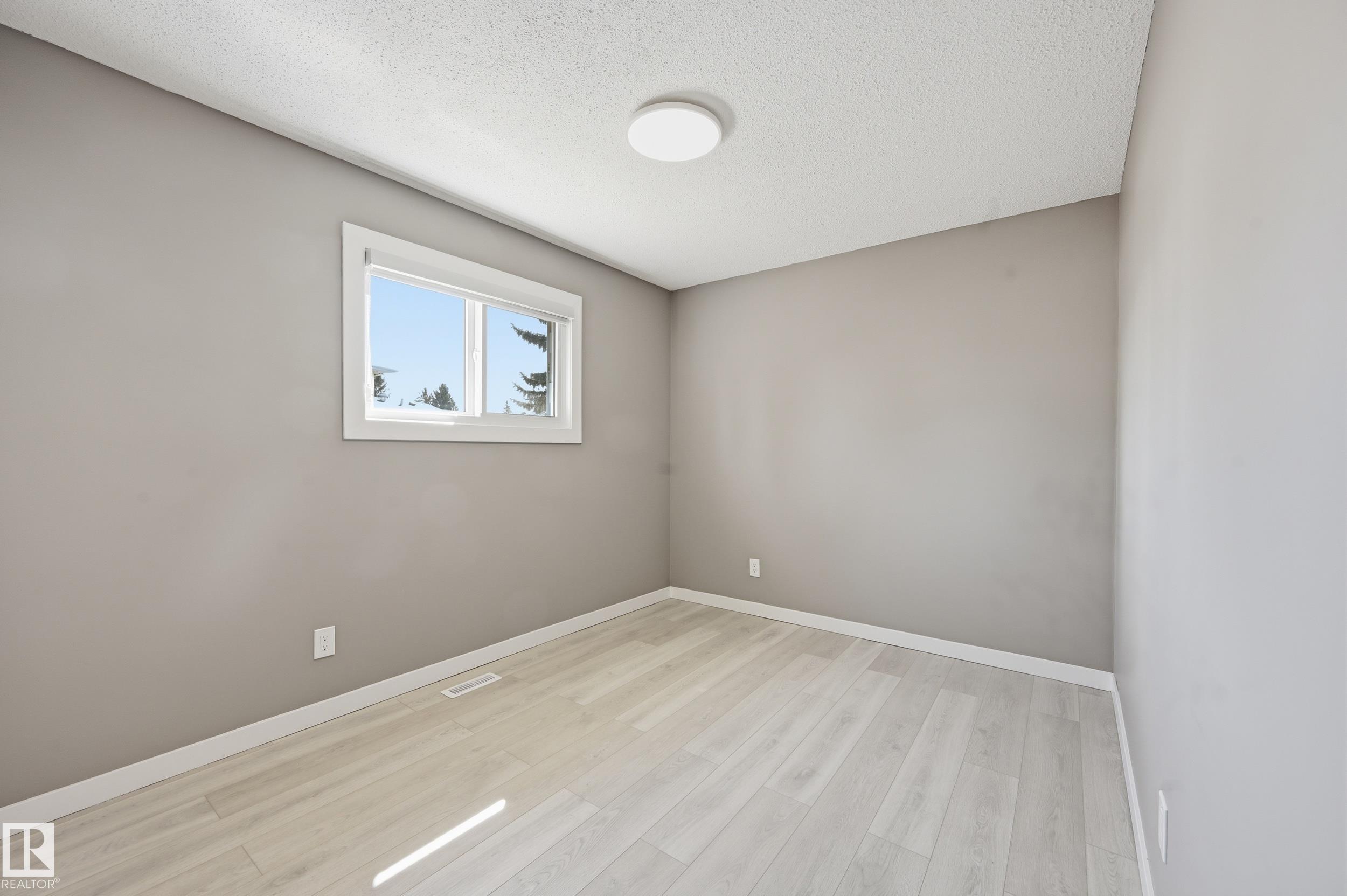 Photo 31 at 6907 19 Avenue NW, Ekota, Edmonton