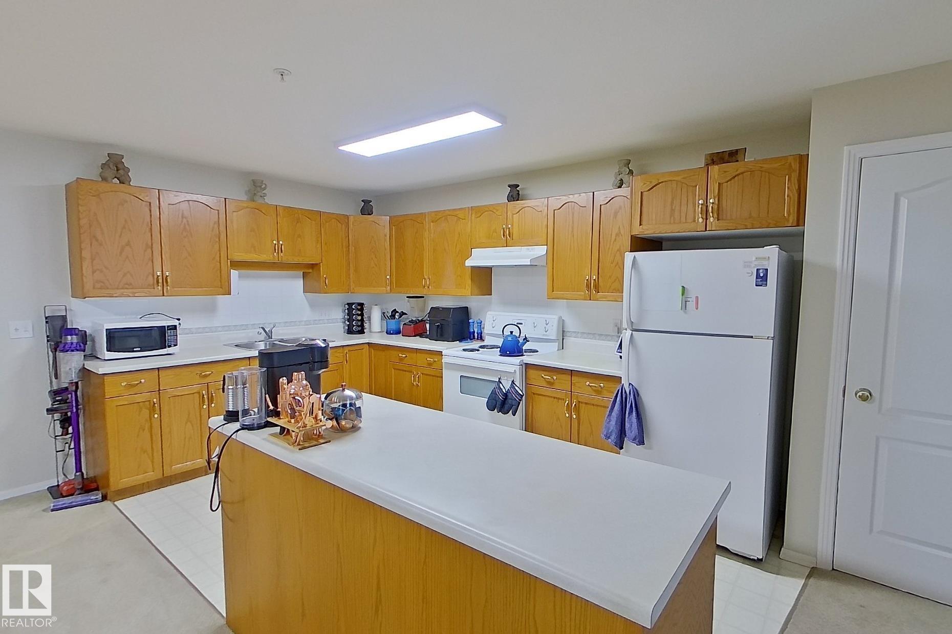 Photo 9 at 208 - 10421 42 Avenue NW, Rideau Park, Edmonton