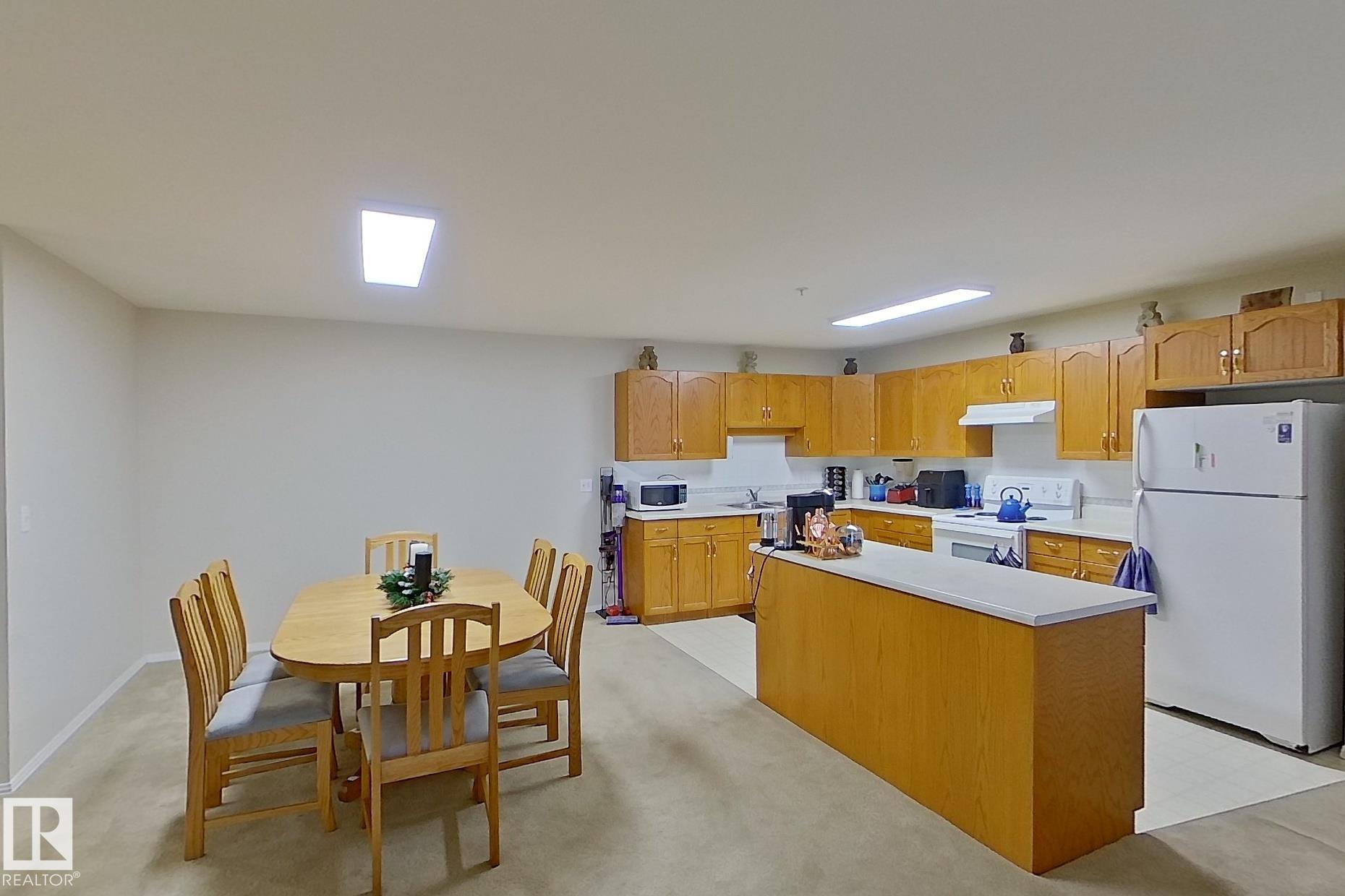 Photo 10 at 208 - 10421 42 Avenue NW, Rideau Park, Edmonton