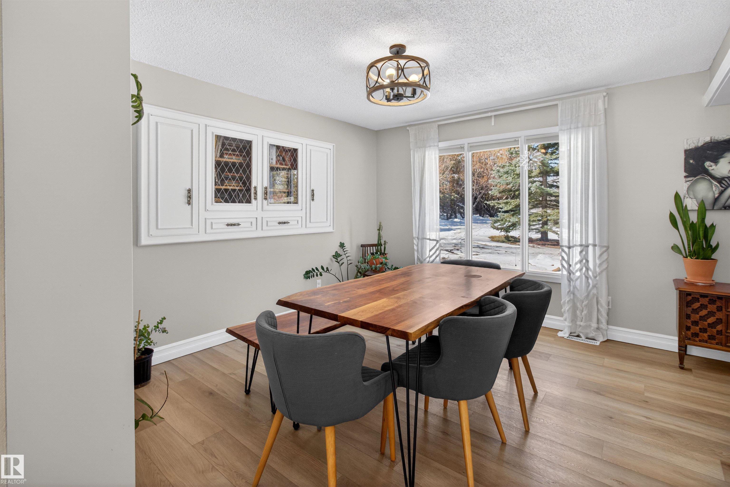 Photo 13 at 98 - 52552 Rge Road 224, Sun Hill Estates, Rural Strathcona County