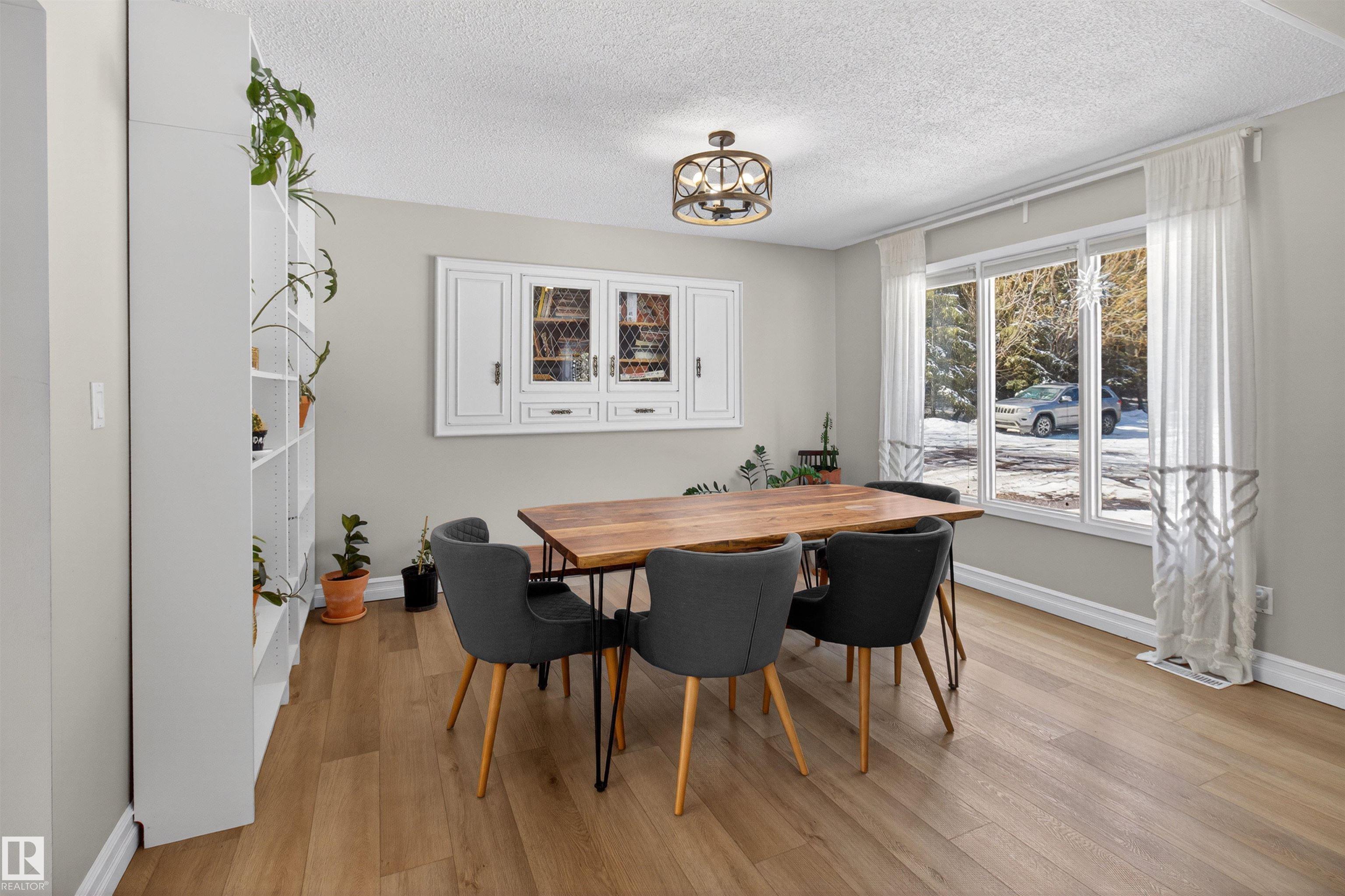 Photo 14 at 98 - 52552 Rge Road 224, Sun Hill Estates, Rural Strathcona County