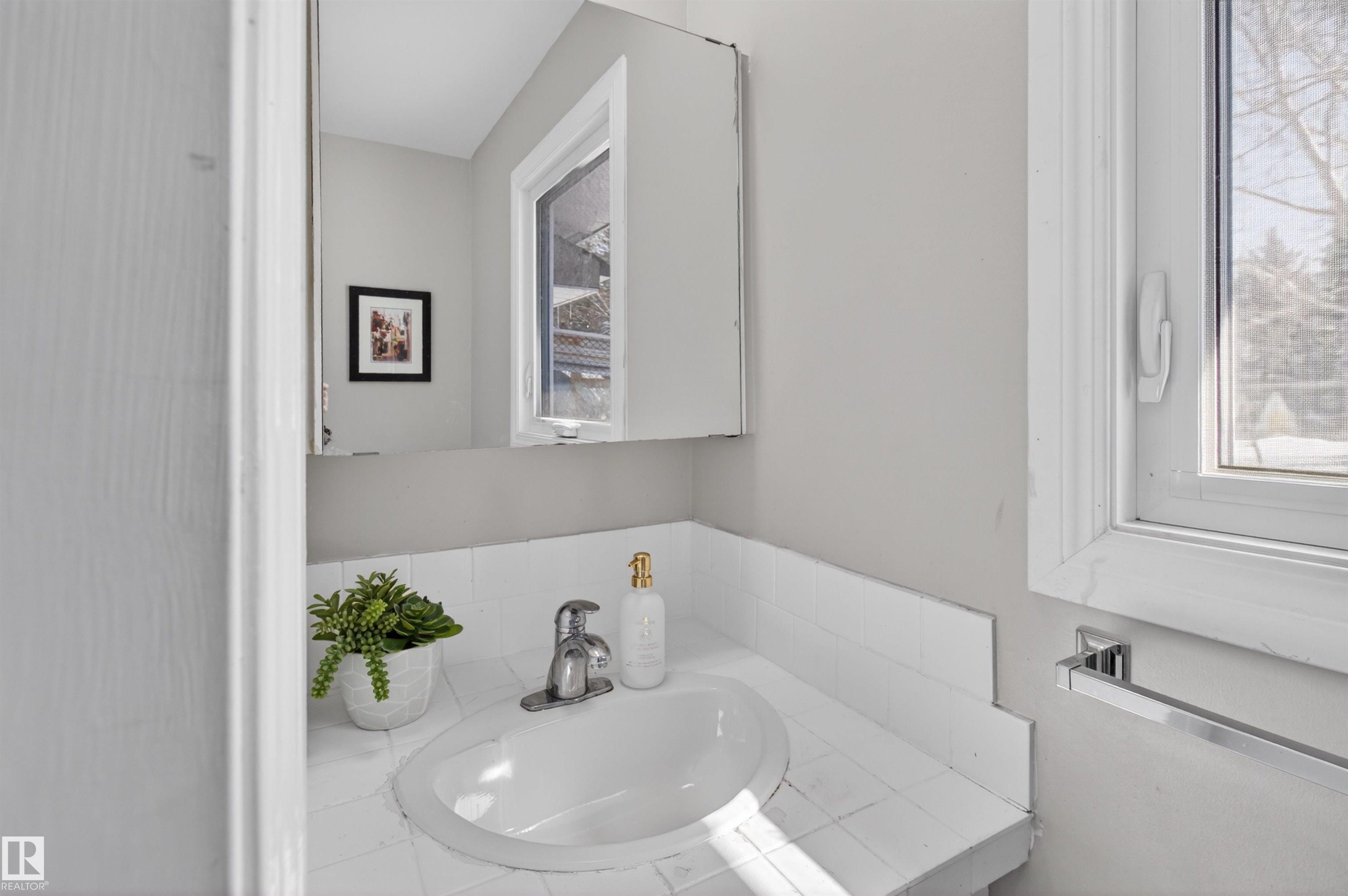 Photo 33 at 98 - 52552 Rge Road 224, Sun Hill Estates, Rural Strathcona County