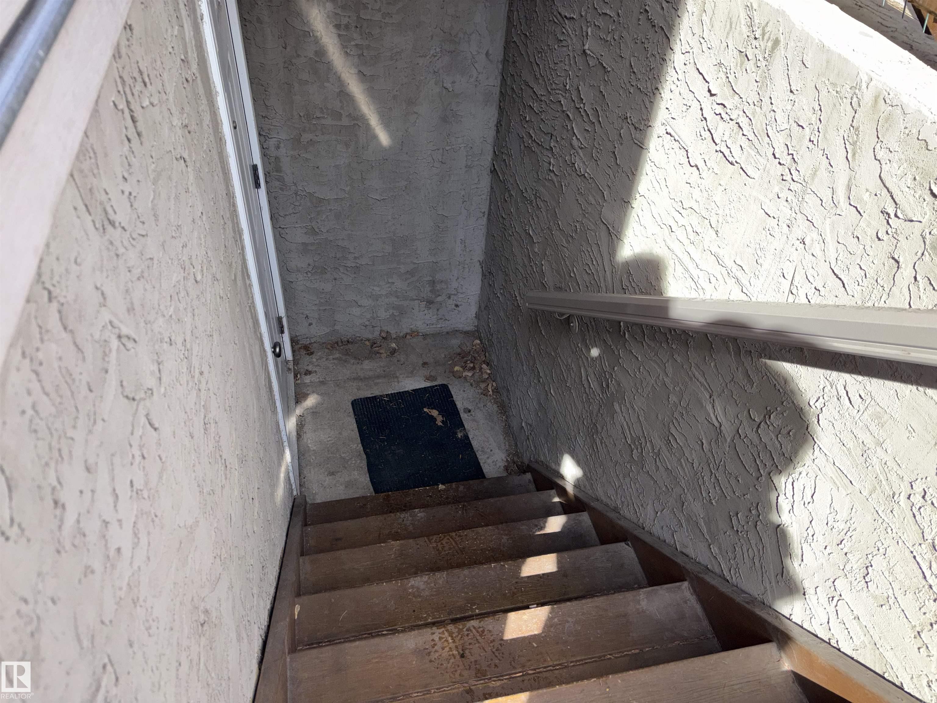 Photo 8 at 10231 163 Street NW, Britannia Youngstown, Edmonton