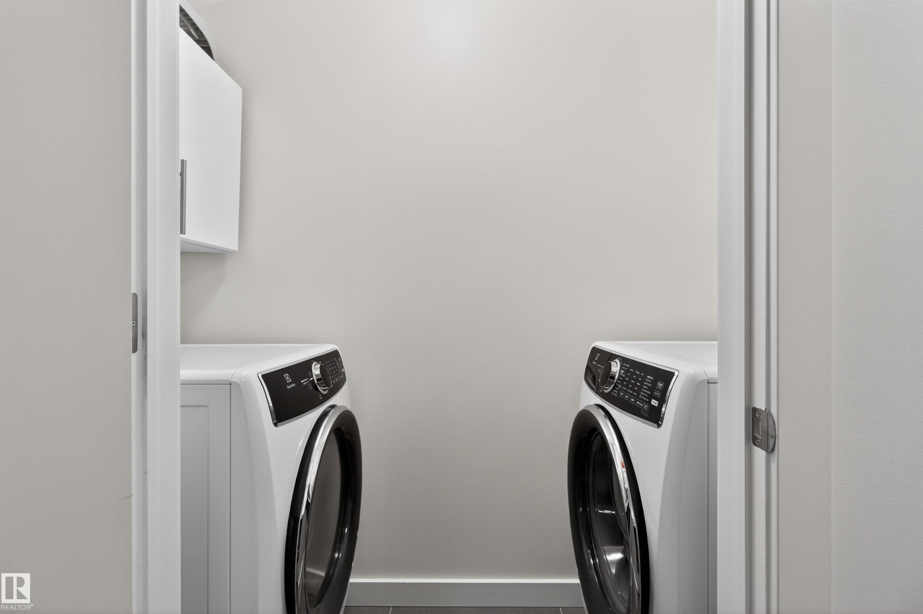 Photo 10 at 305 - 10026 112 Street NW, Wîhkwêntôwin, Edmonton