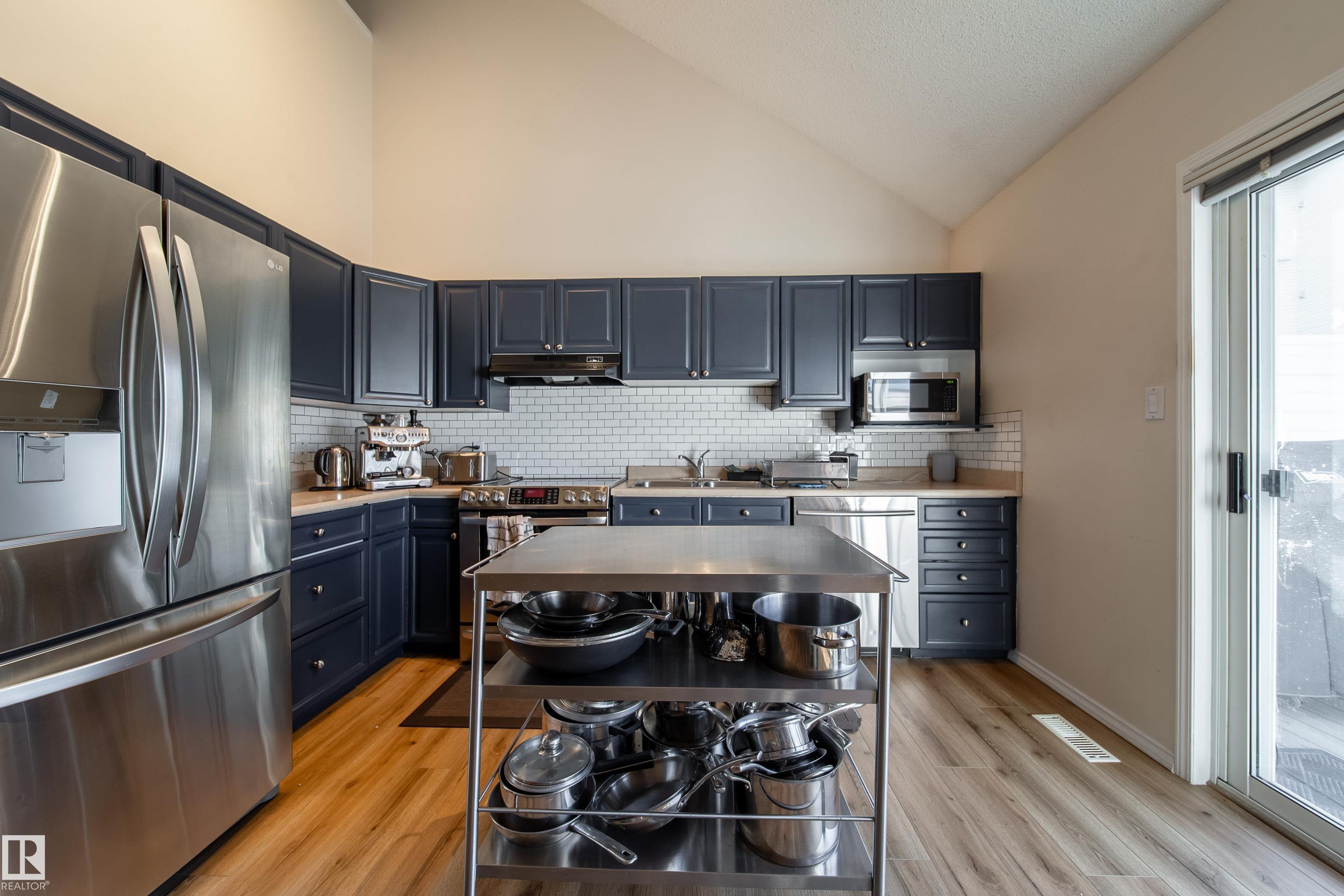 Photo 15 at 11 - 10235 111 Street NW, Downtown, Edmonton