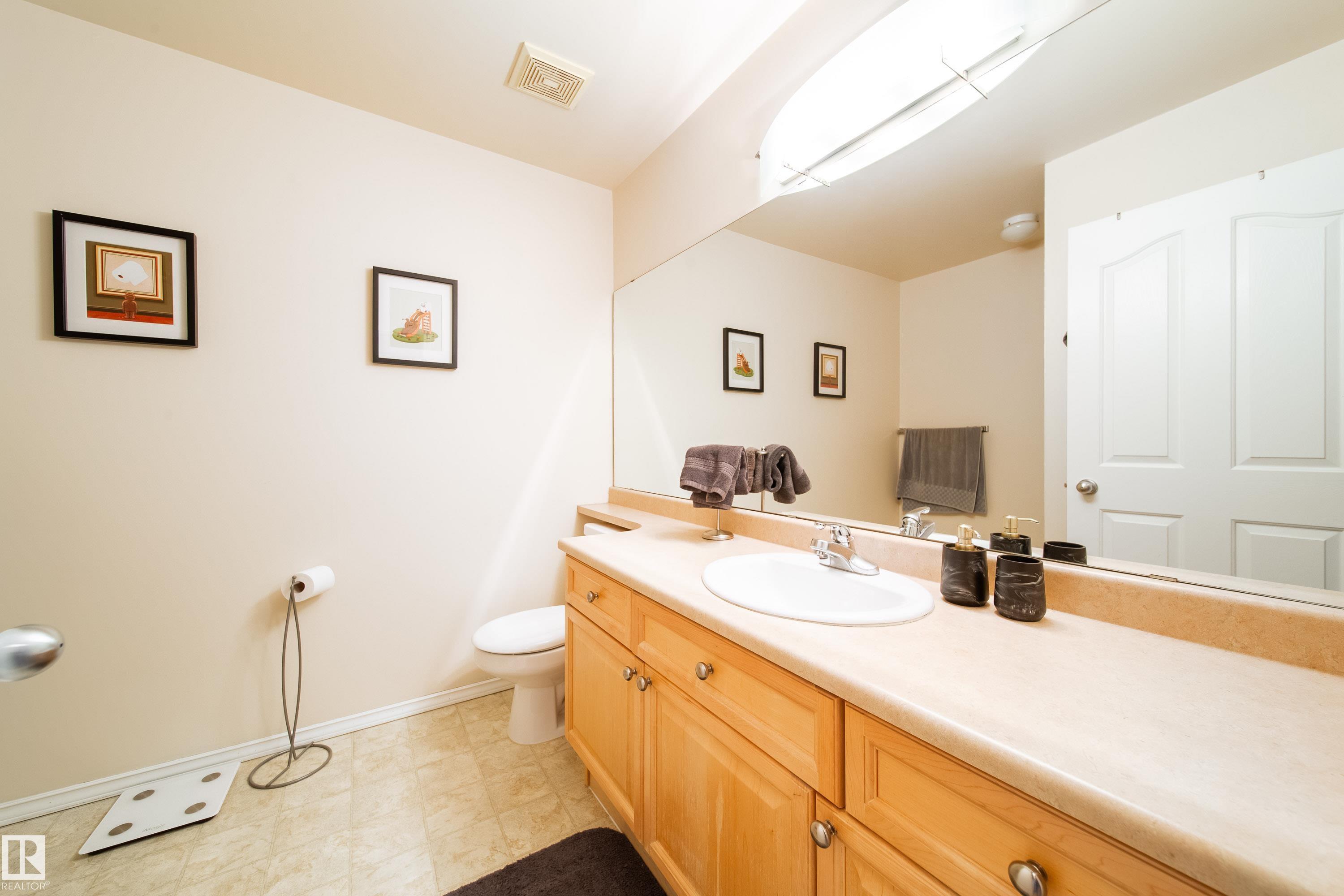 Photo 26 at 11 - 10235 111 Street NW, Downtown, Edmonton