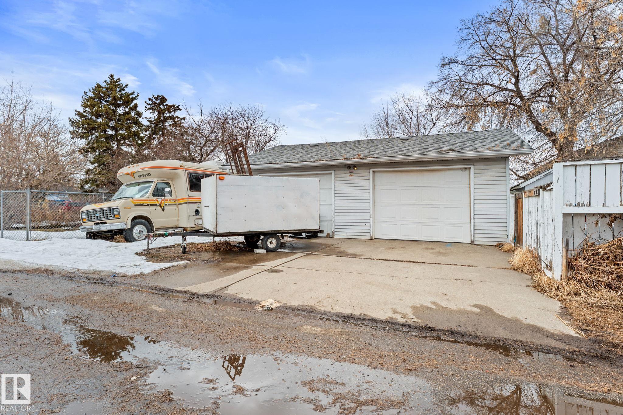 Photo 7 at 10621 153 Street NW, Canora, Edmonton