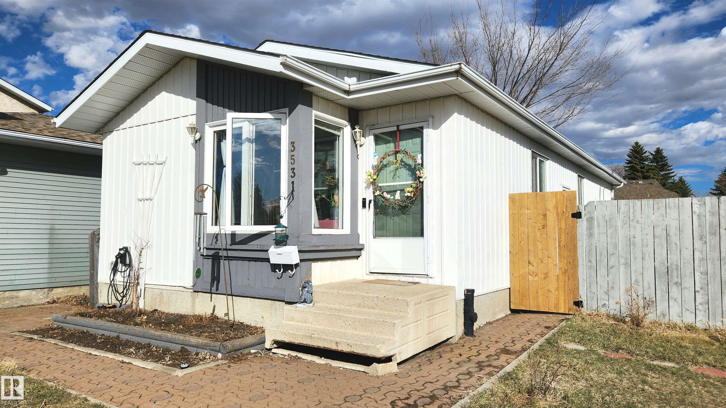 3531 46 Street NW, Minchau, Edmonton