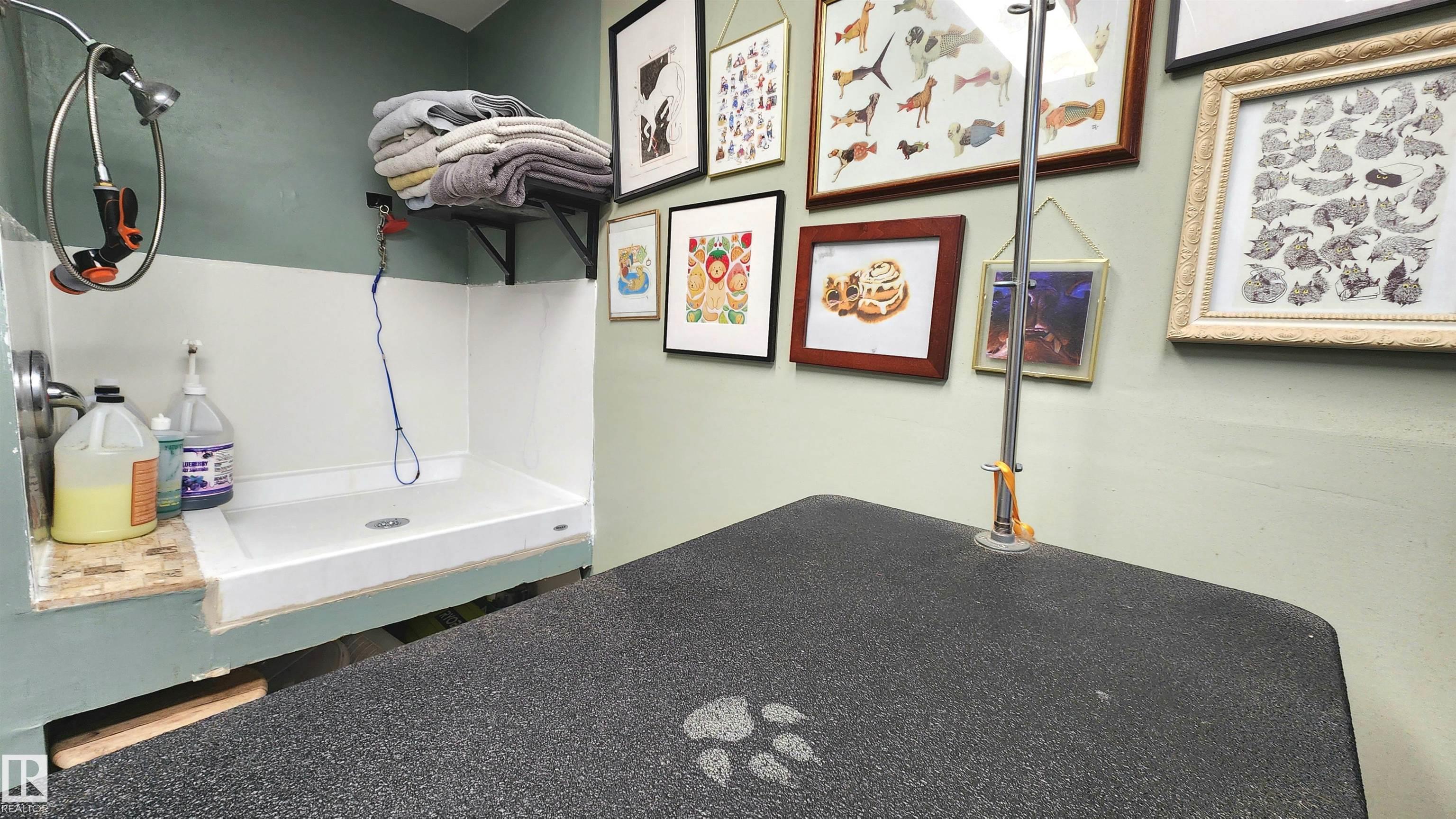 Photo 25 at 3531 46 Street NW, Minchau, Edmonton