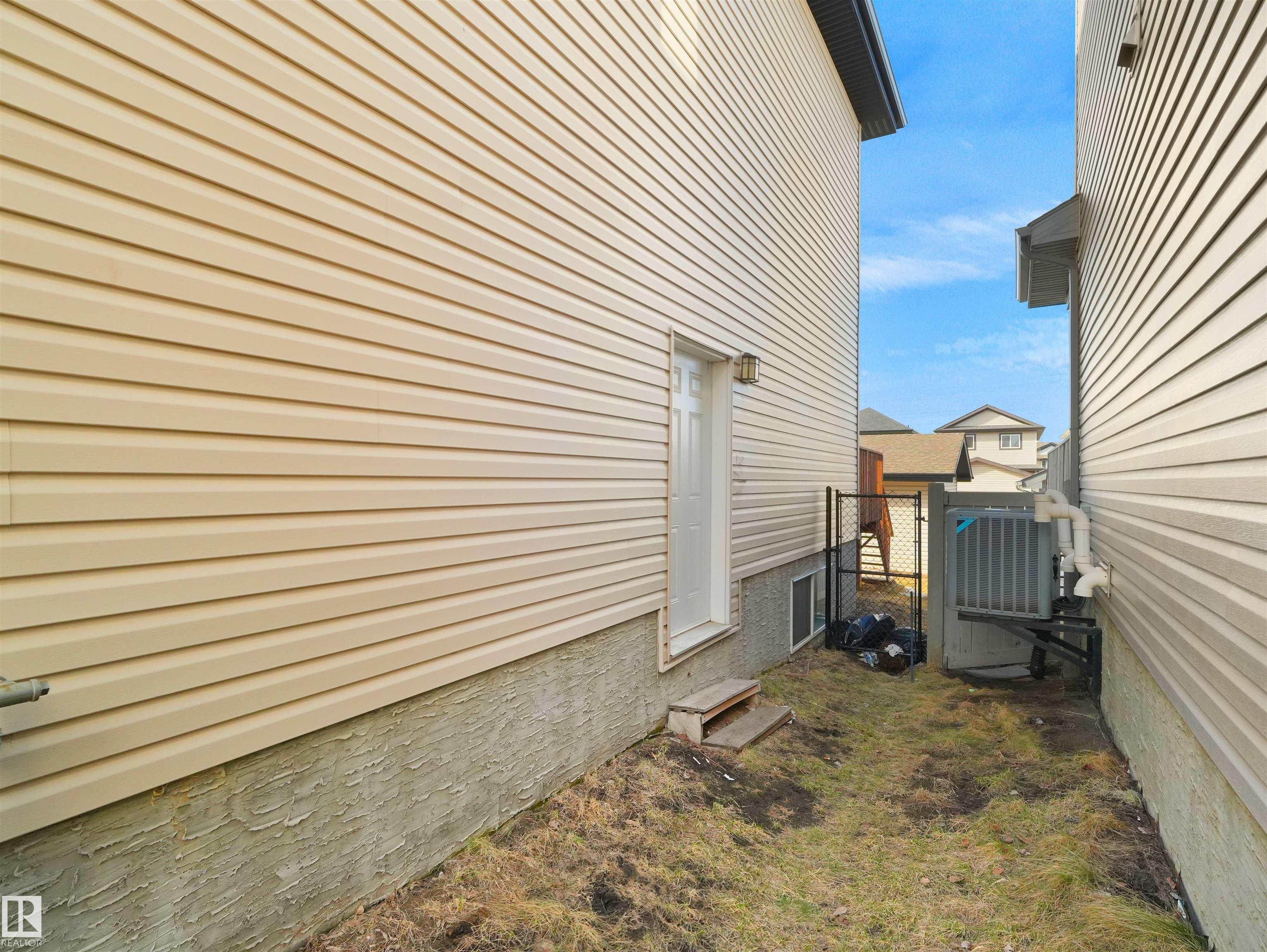 Photo 15 at 5192 1b Avenue SW, Charlesworth, Edmonton