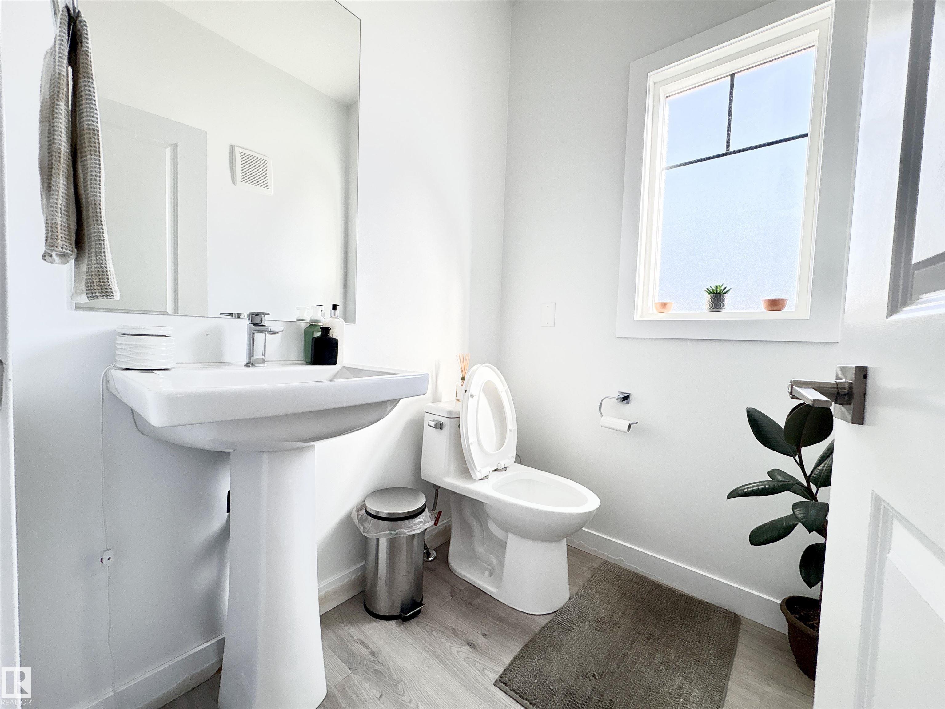 Photo 18 at 1203 Eaton Lane NW, Edgemont, Edmonton